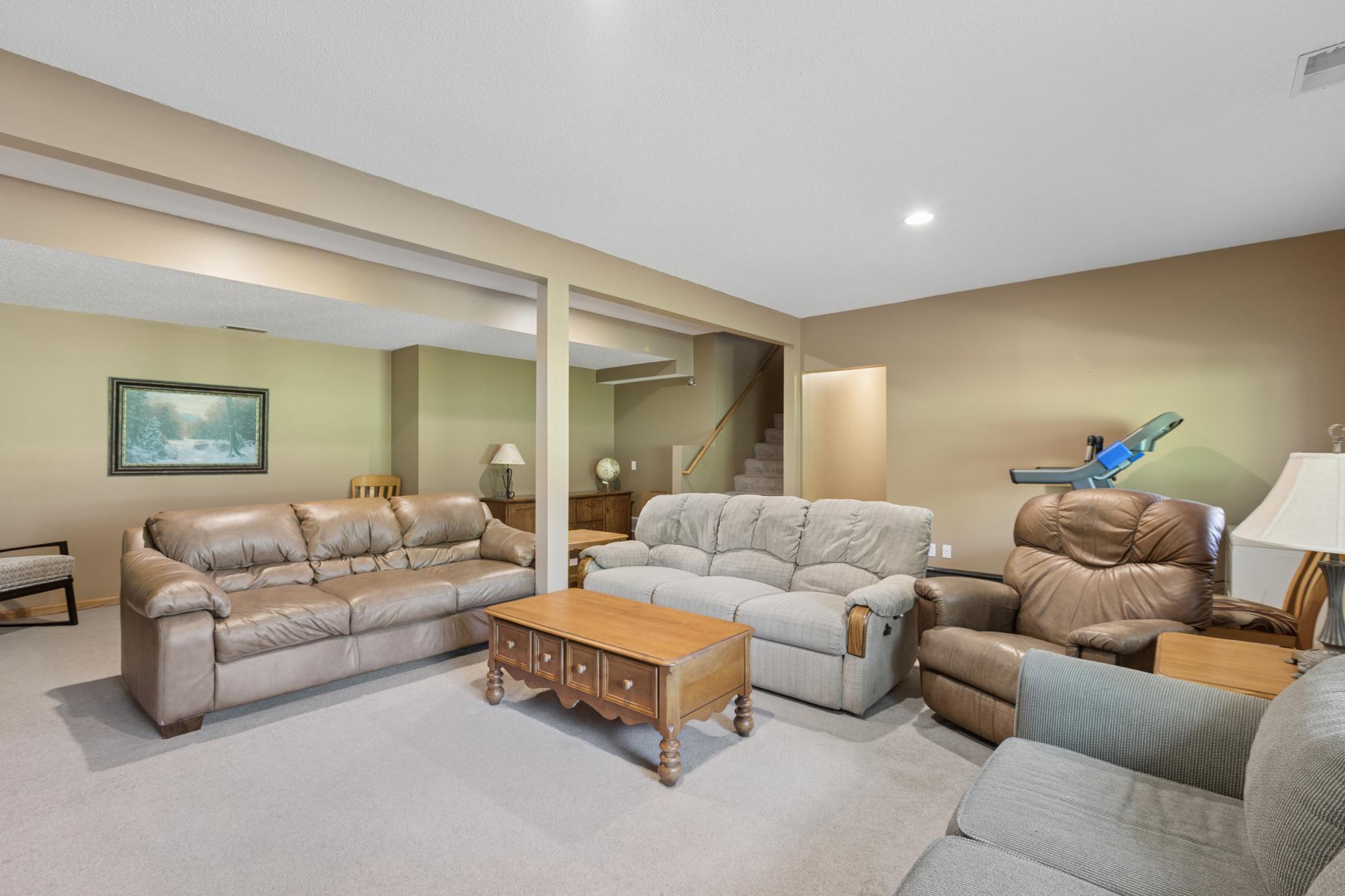 10106 Fernwood Lane N