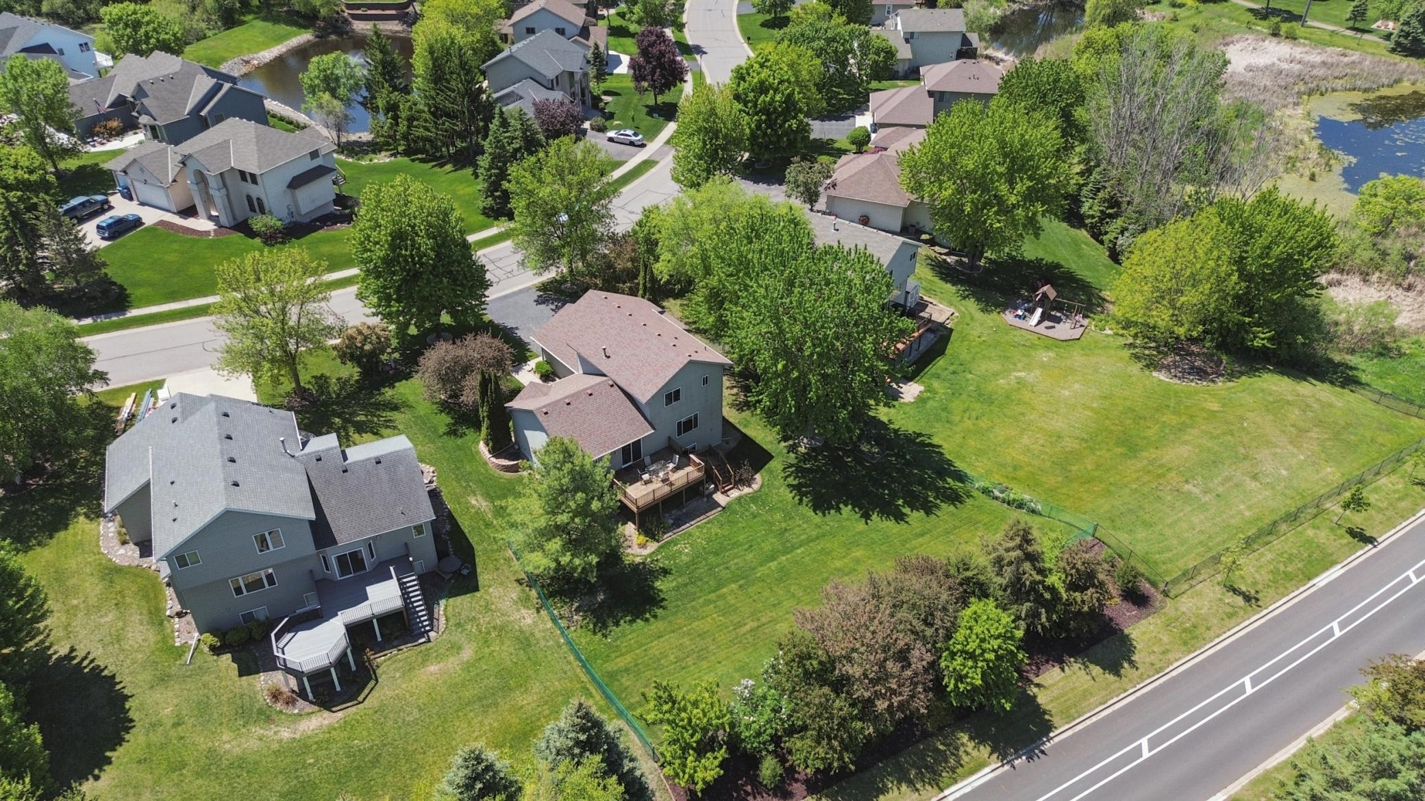 10106 Fernwood Lane N
