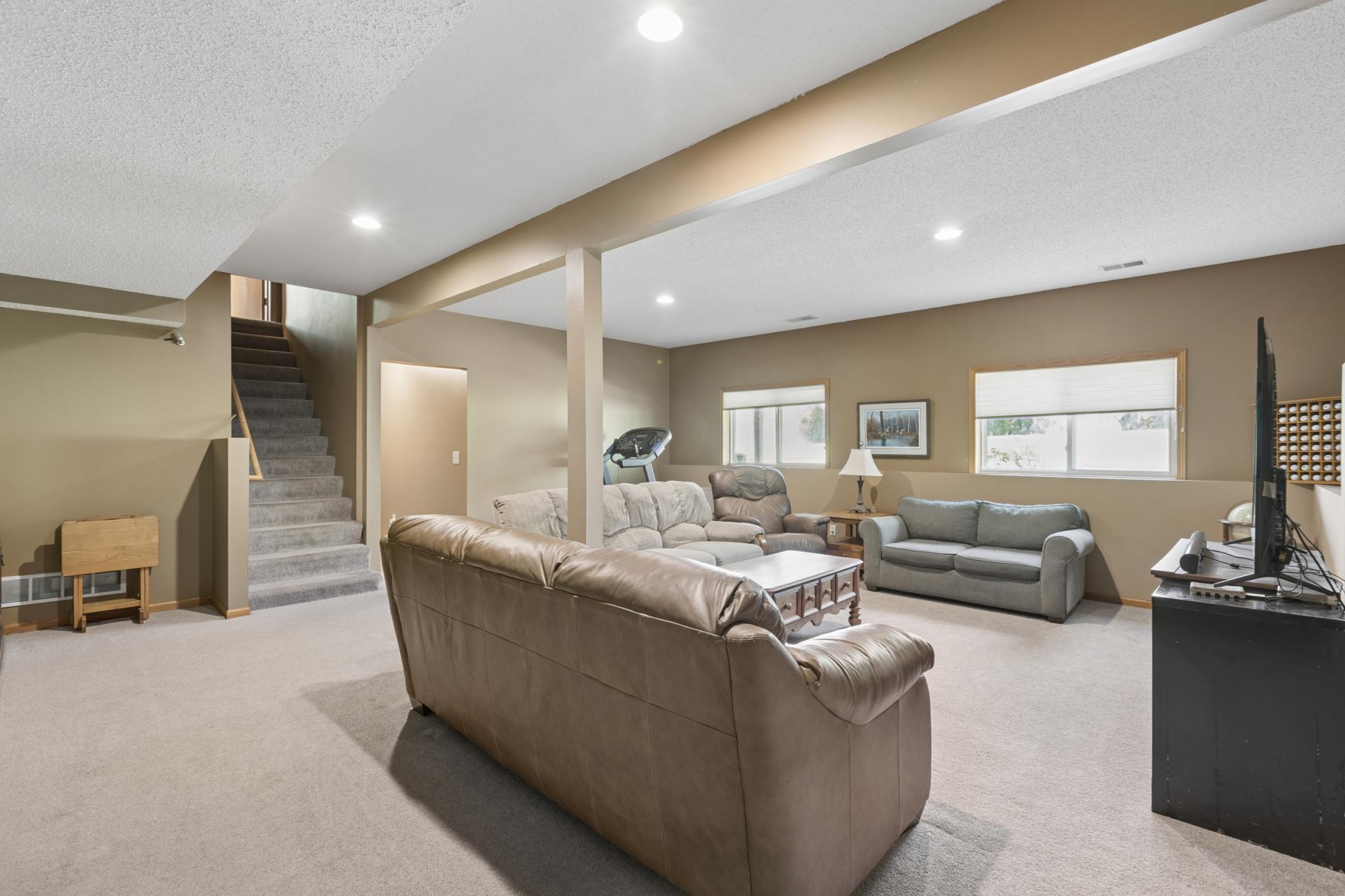 10106 Fernwood Lane N