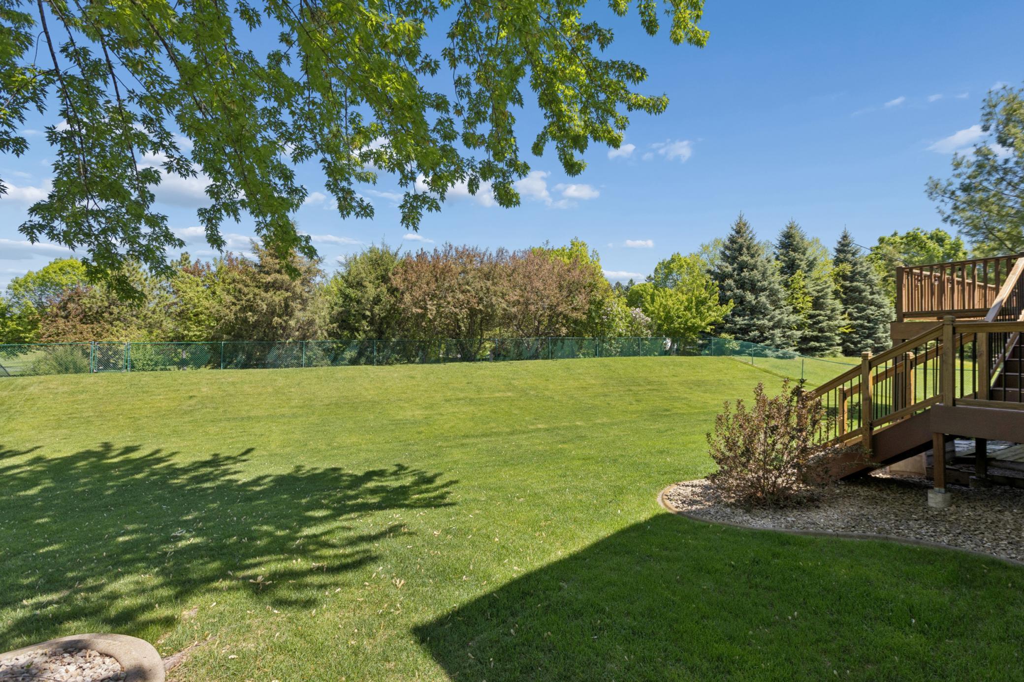 10106 Fernwood Lane N