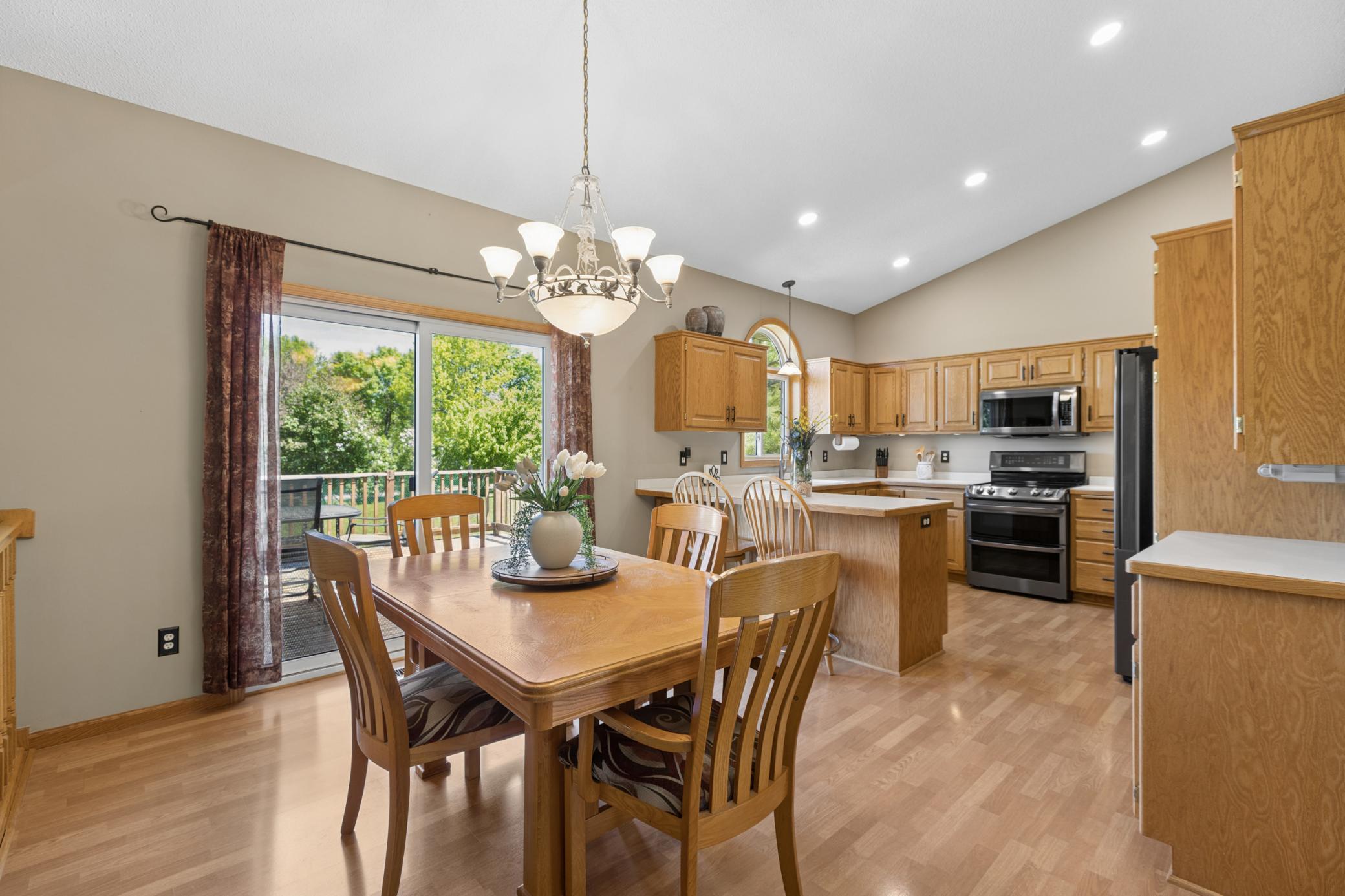 10106 Fernwood Lane N