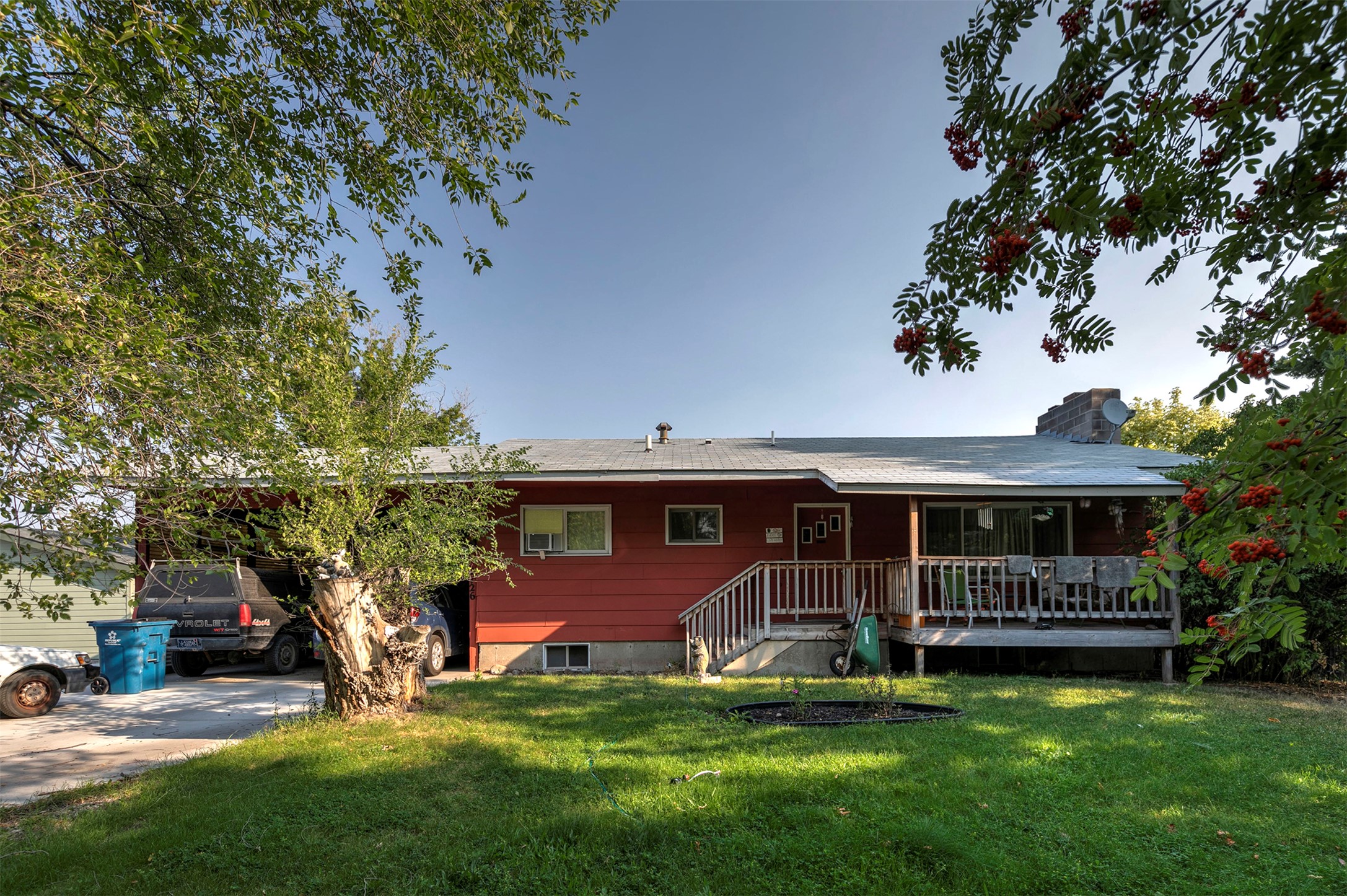 2126 S 9th Street W