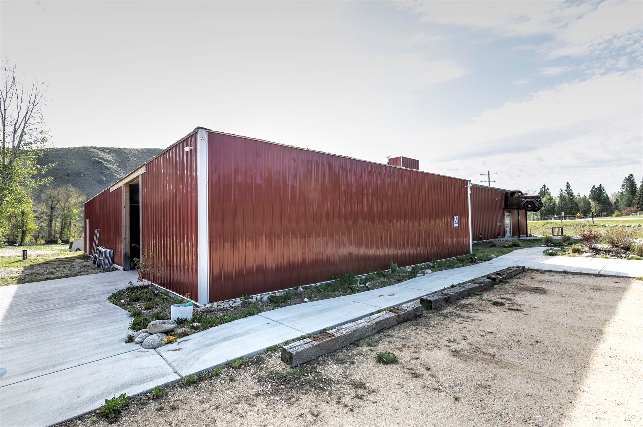 125 & 139 Hannon Lane