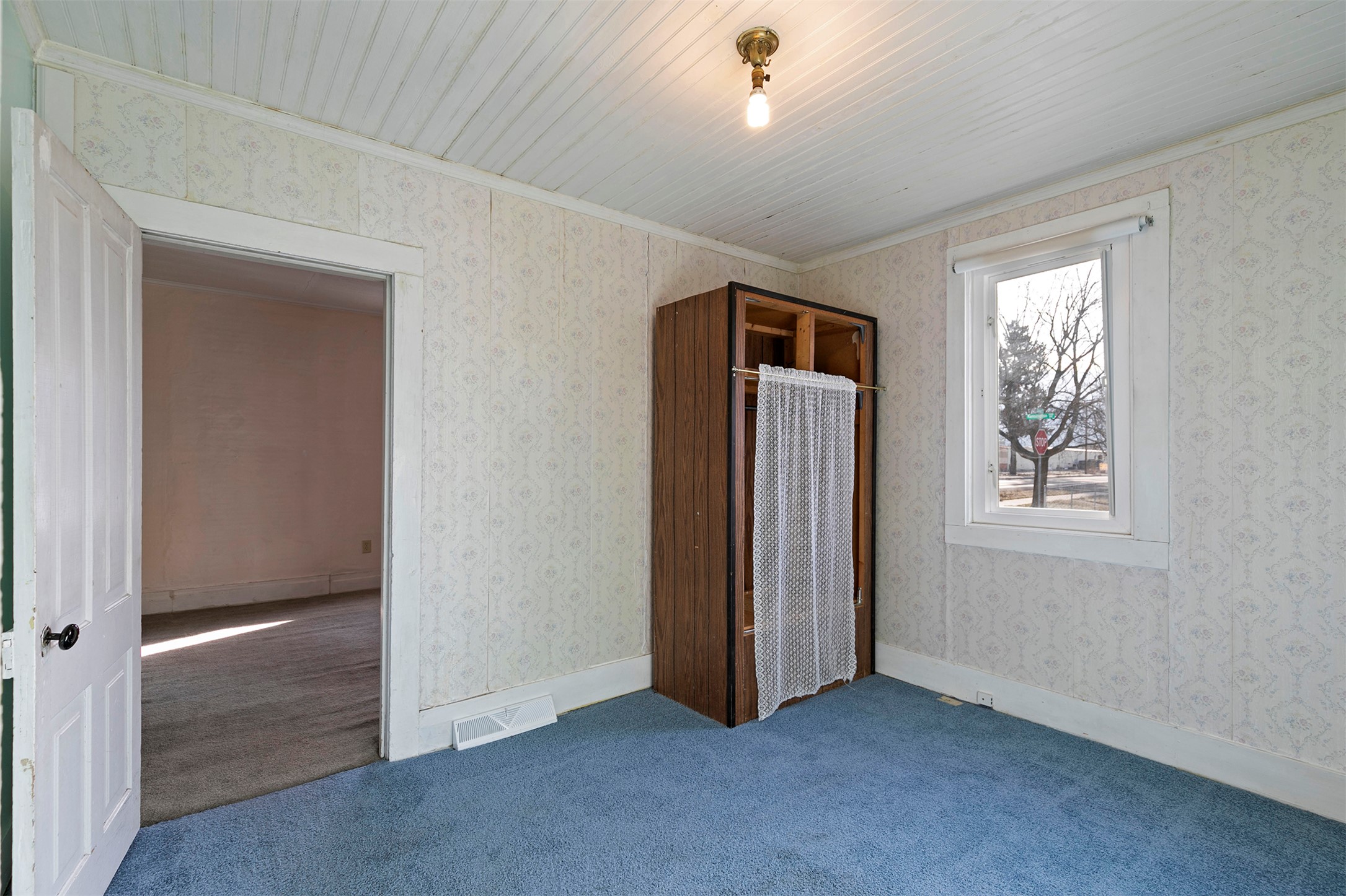 1825 S Johnson Street