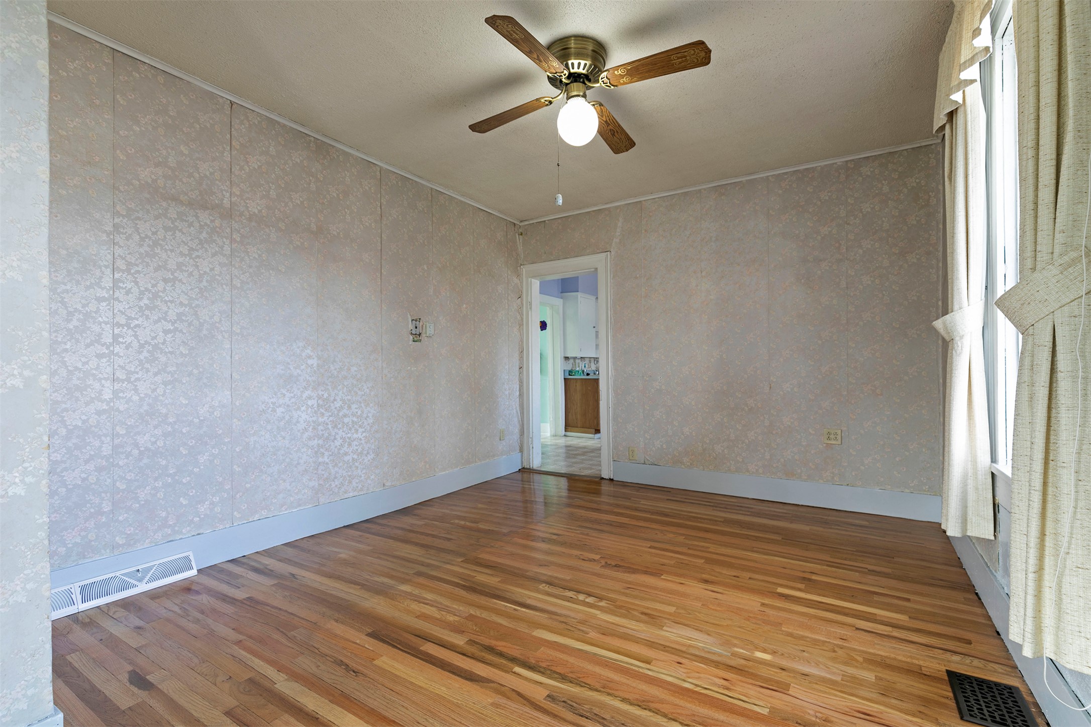 1825 S Johnson Street