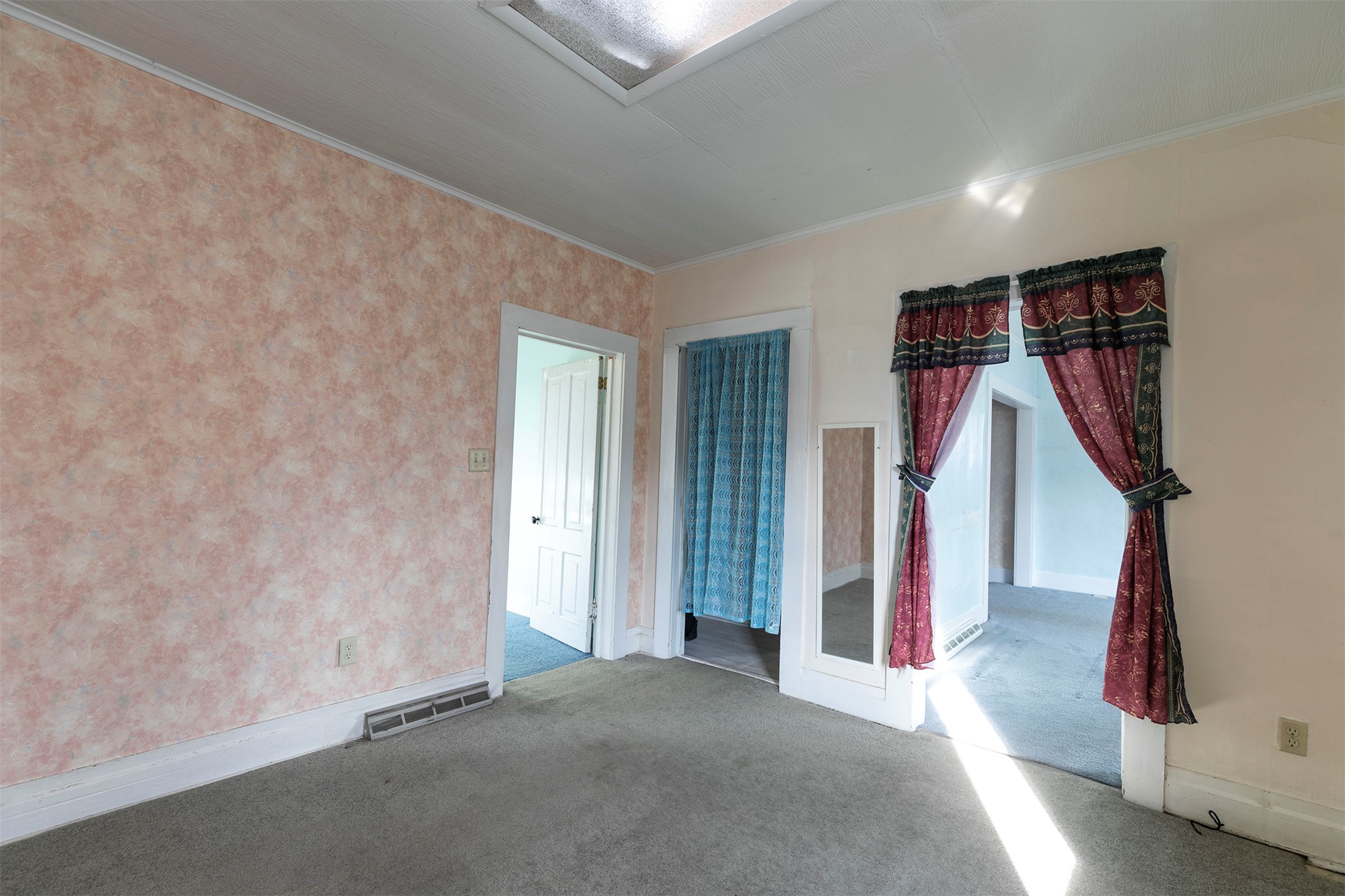 1825 S Johnson Street