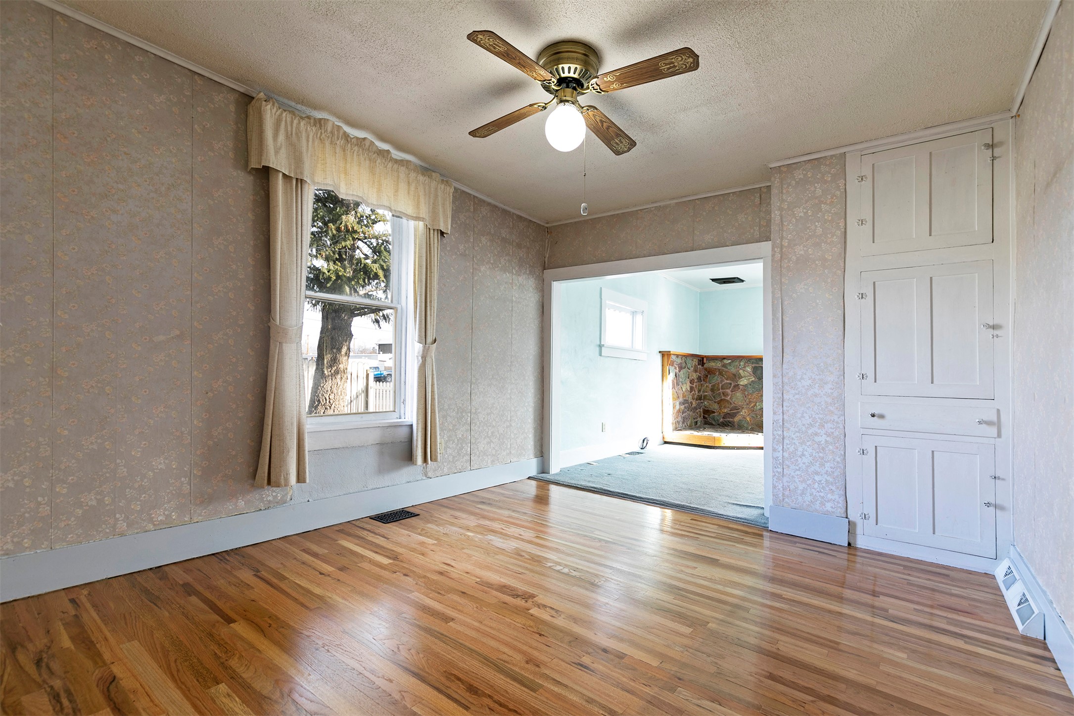 1825 S Johnson Street