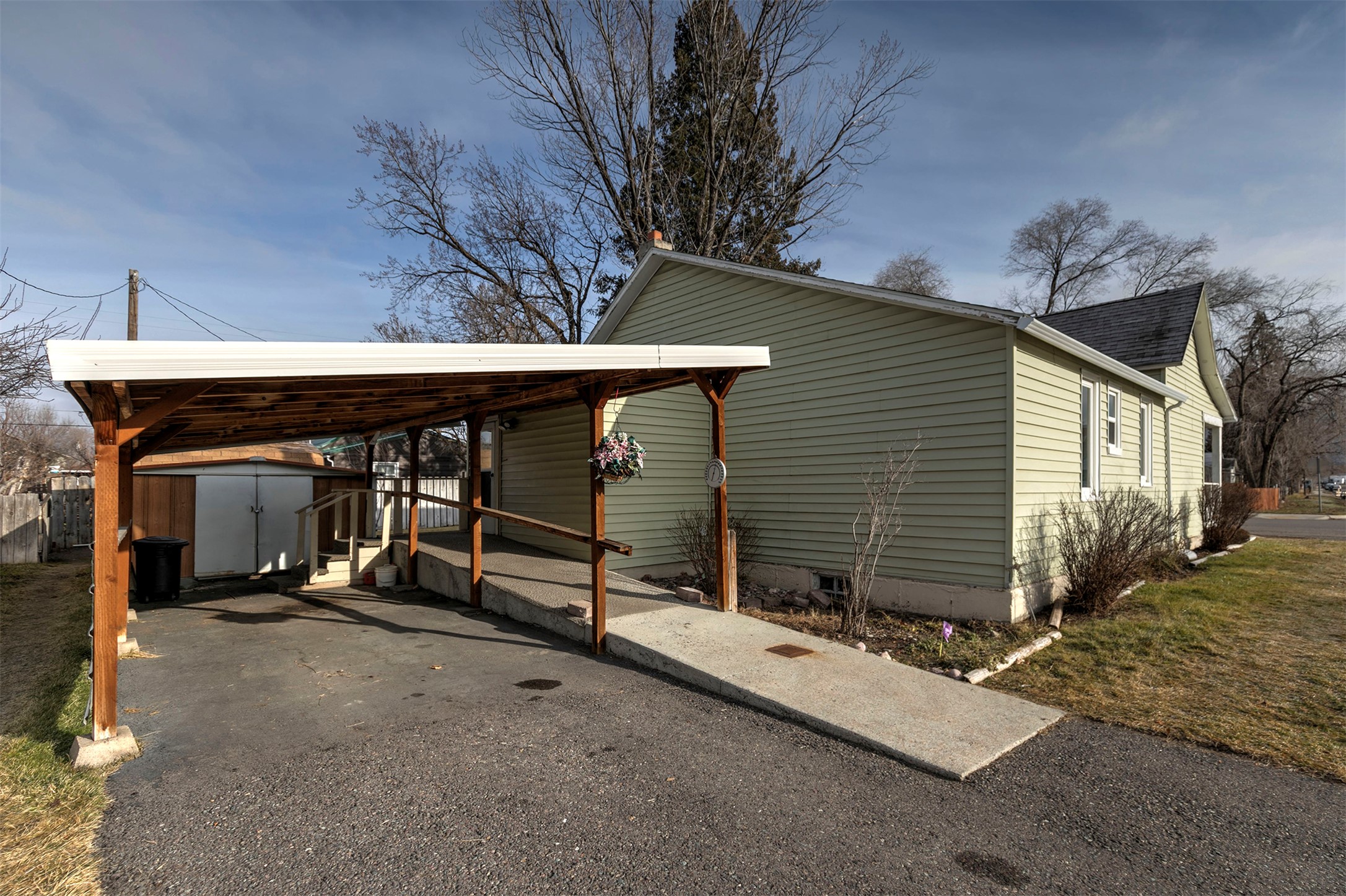 1825 S Johnson Street