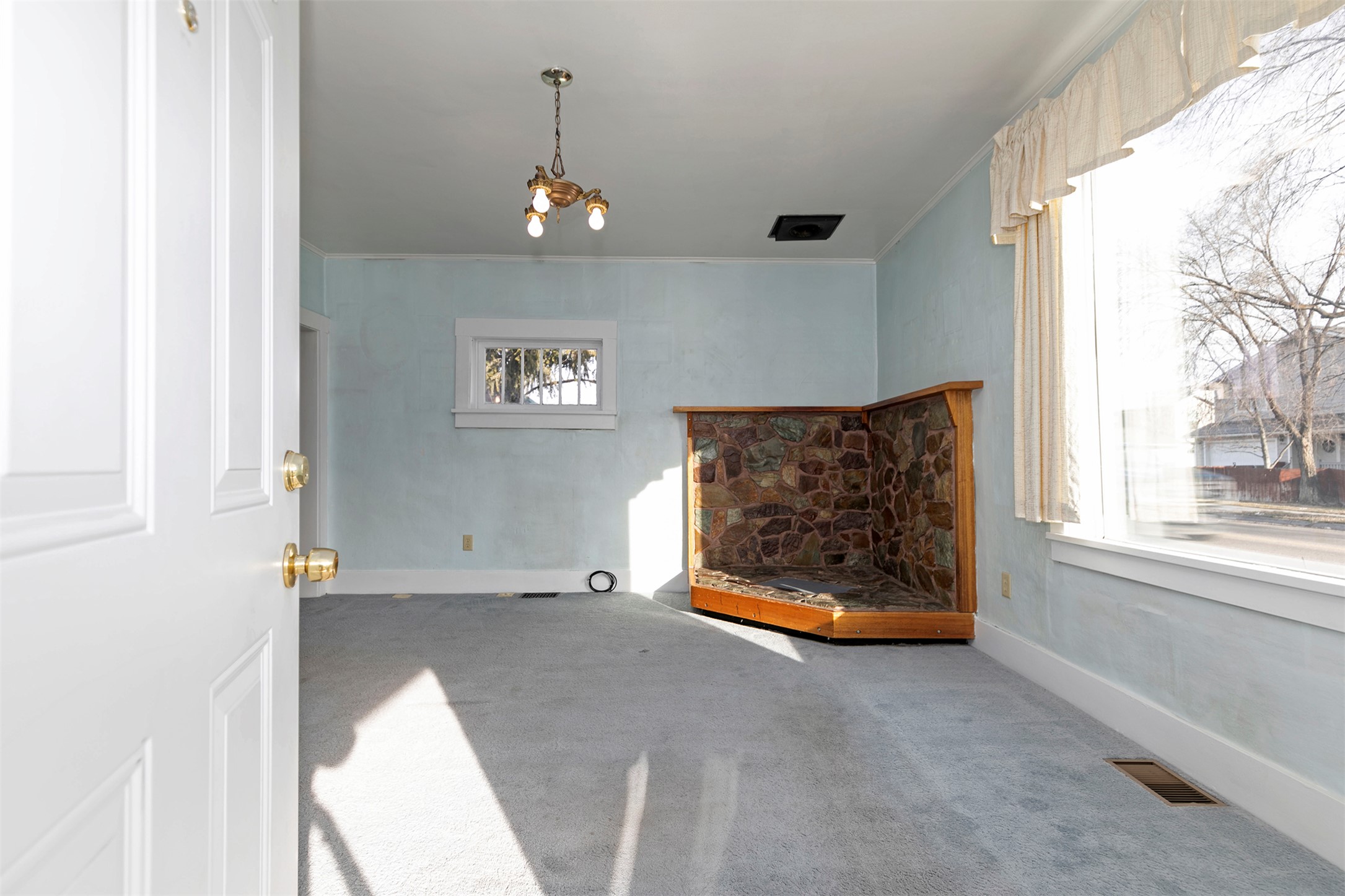 1825 S Johnson Street