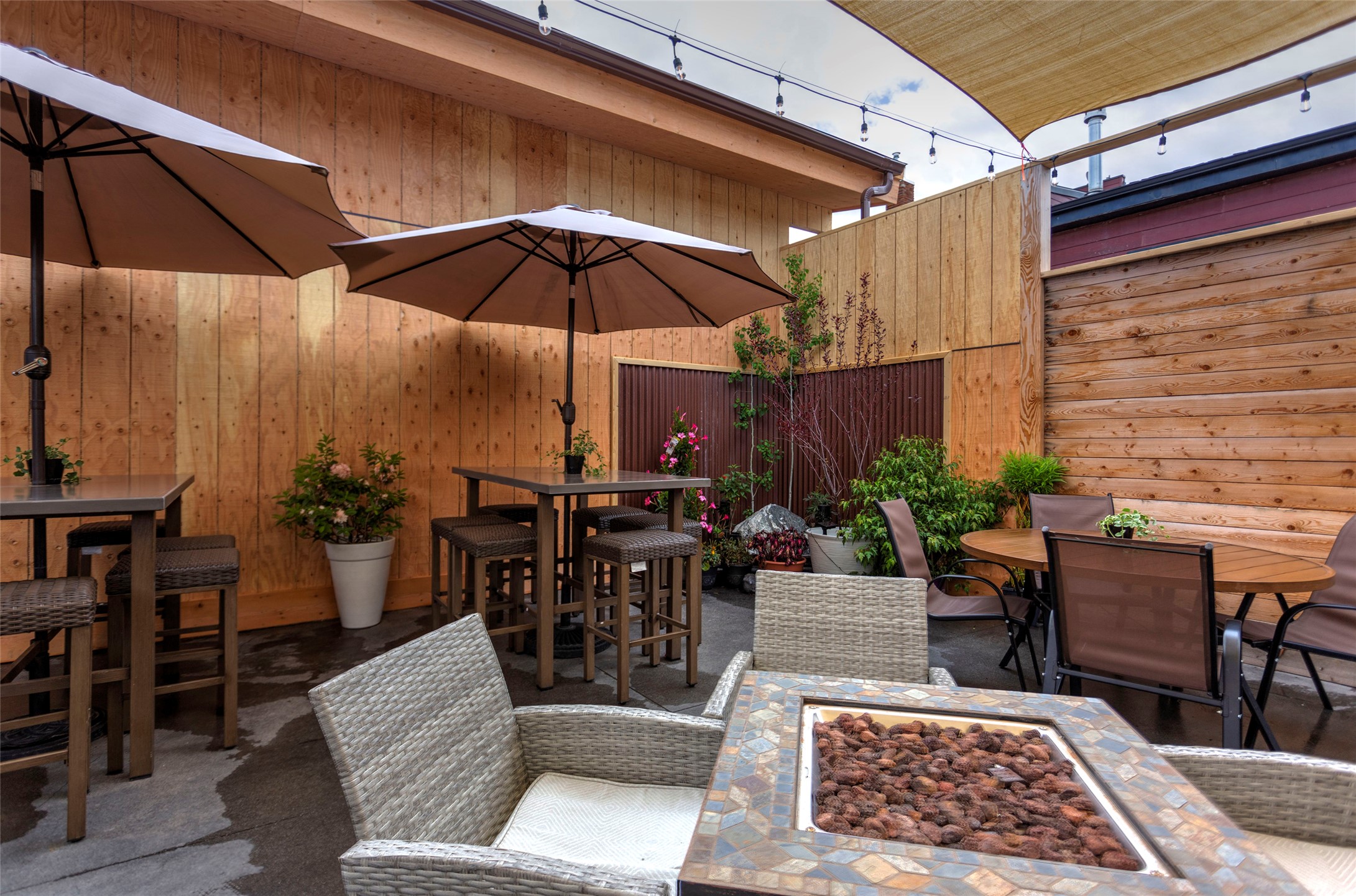 116 W Broadway Street
