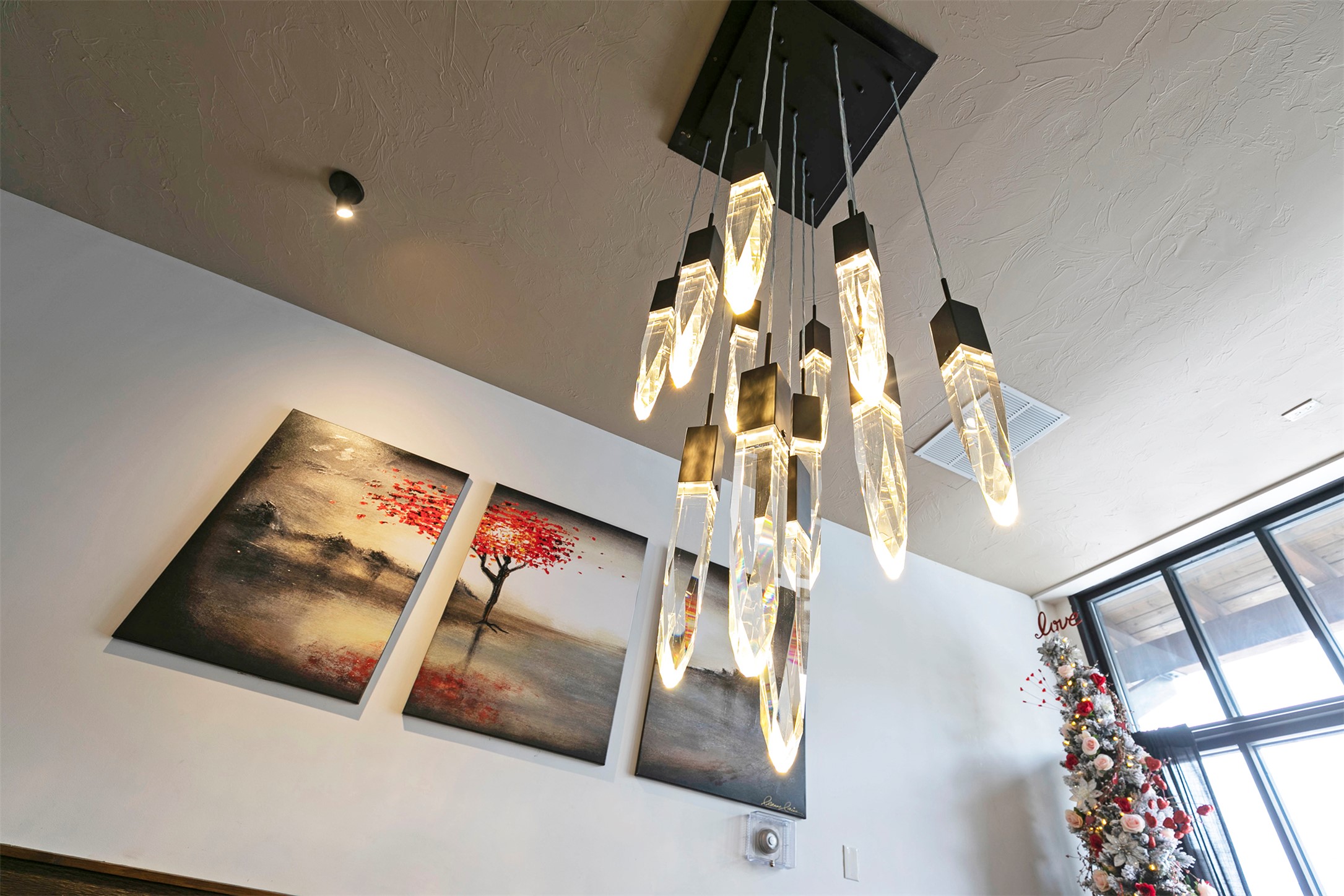 116 W Broadway Street