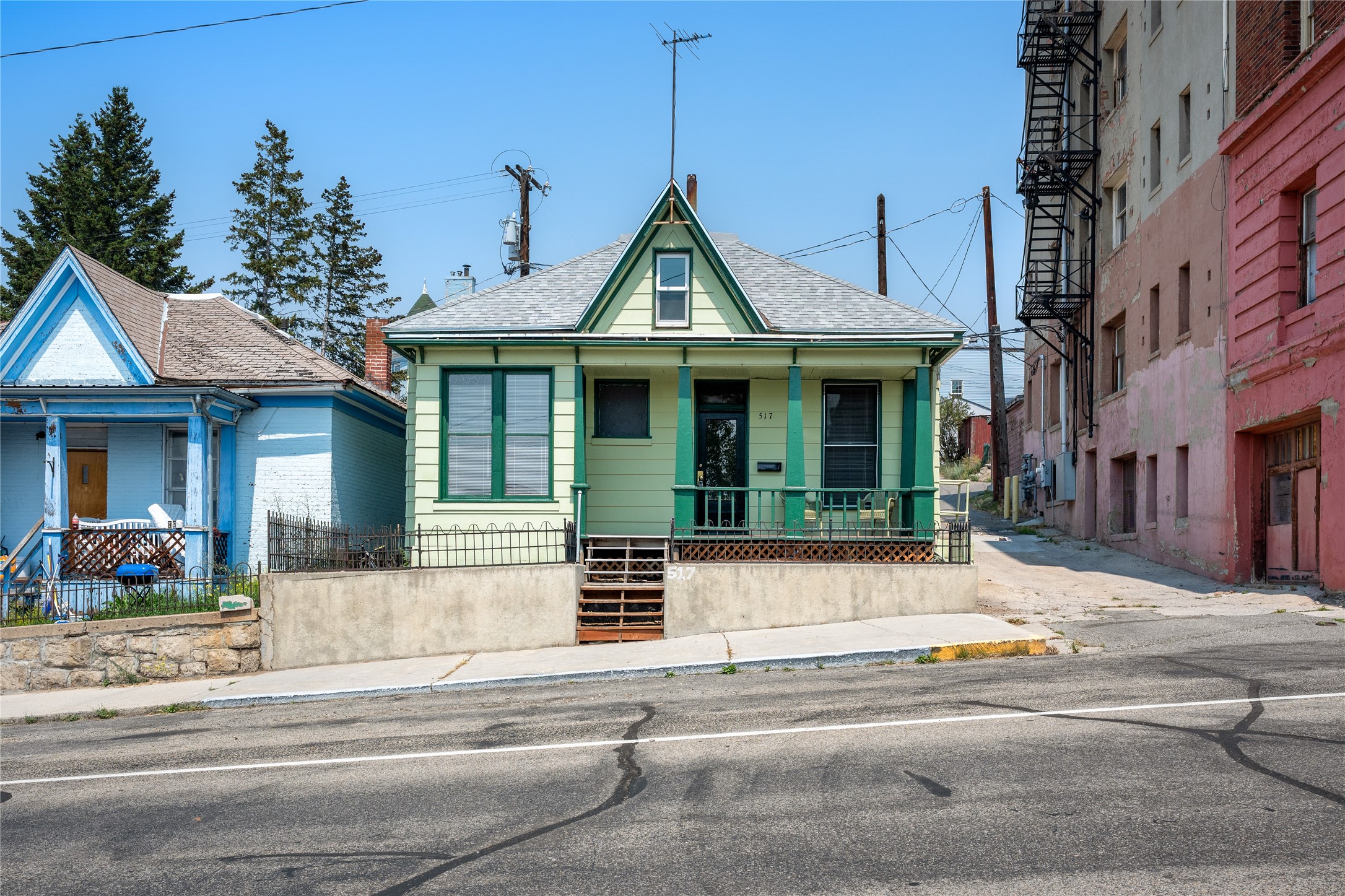517 W Granite Street