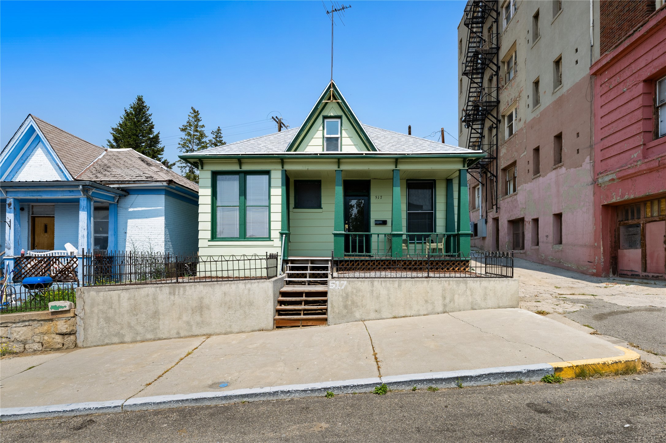 517 W Granite Street
