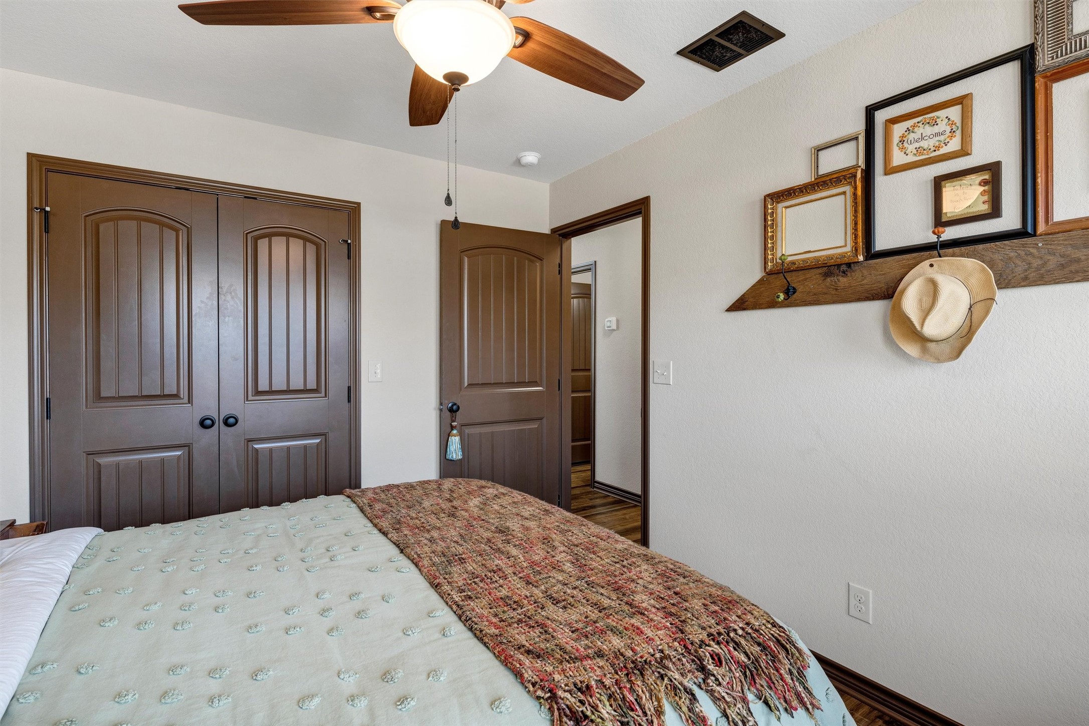 2228 Comet Trail