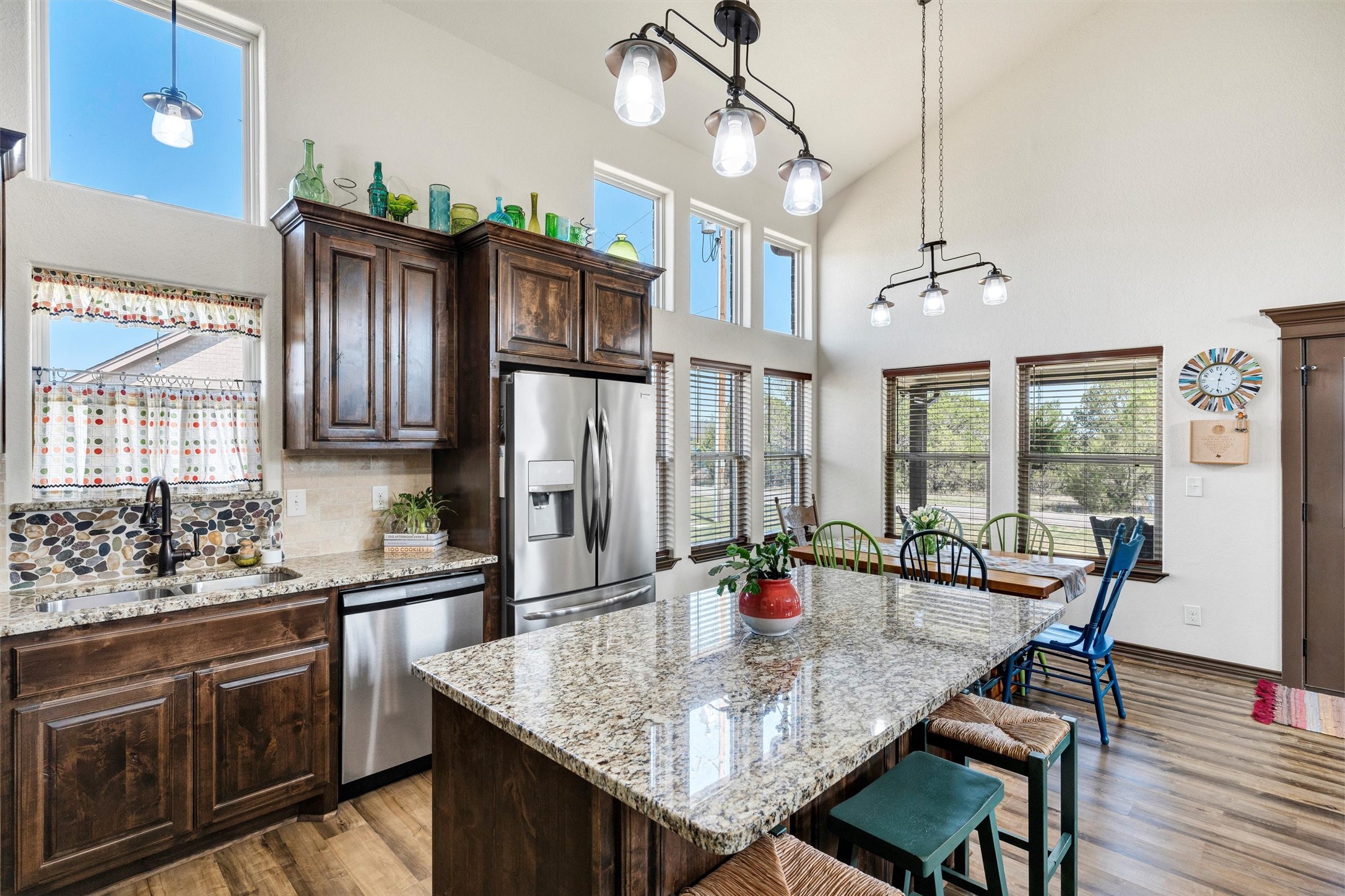 2228 Comet Trail