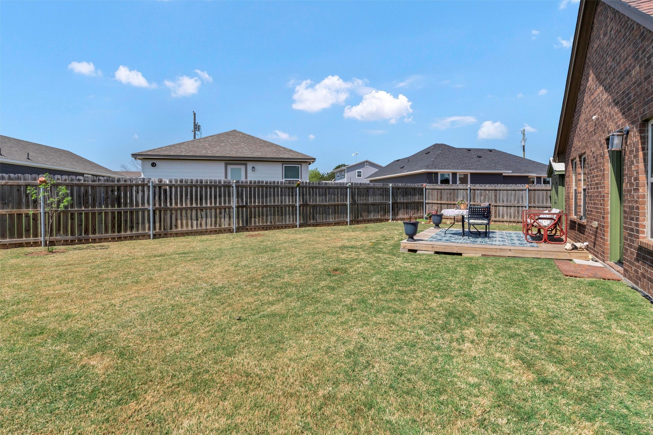 2228 Comet Trail