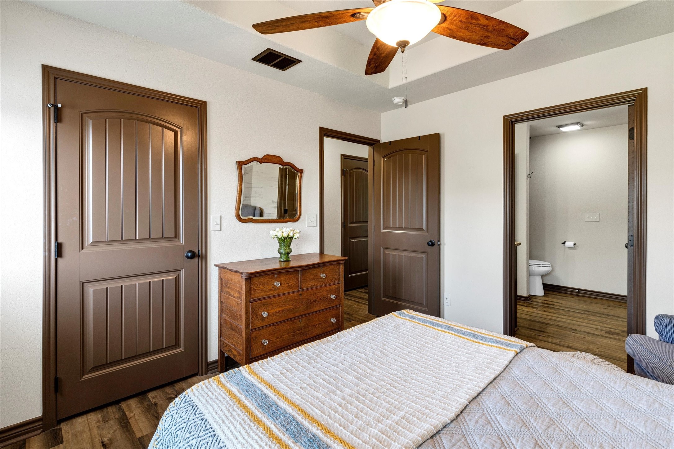 2228 Comet Trail