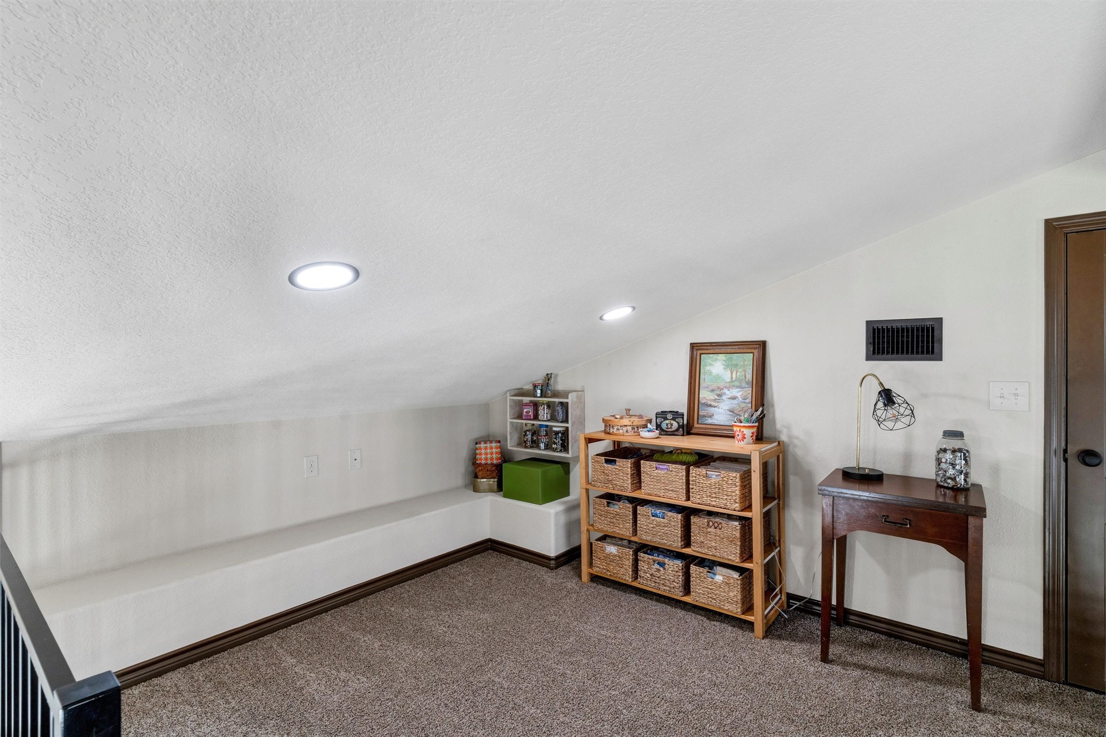 2228 Comet Trail