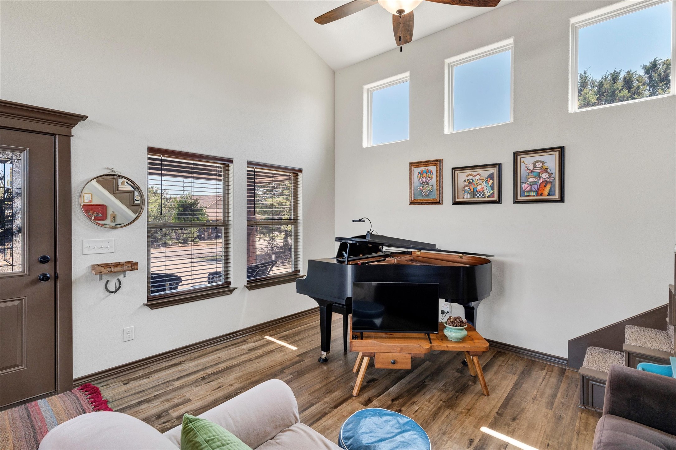 2228 Comet Trail