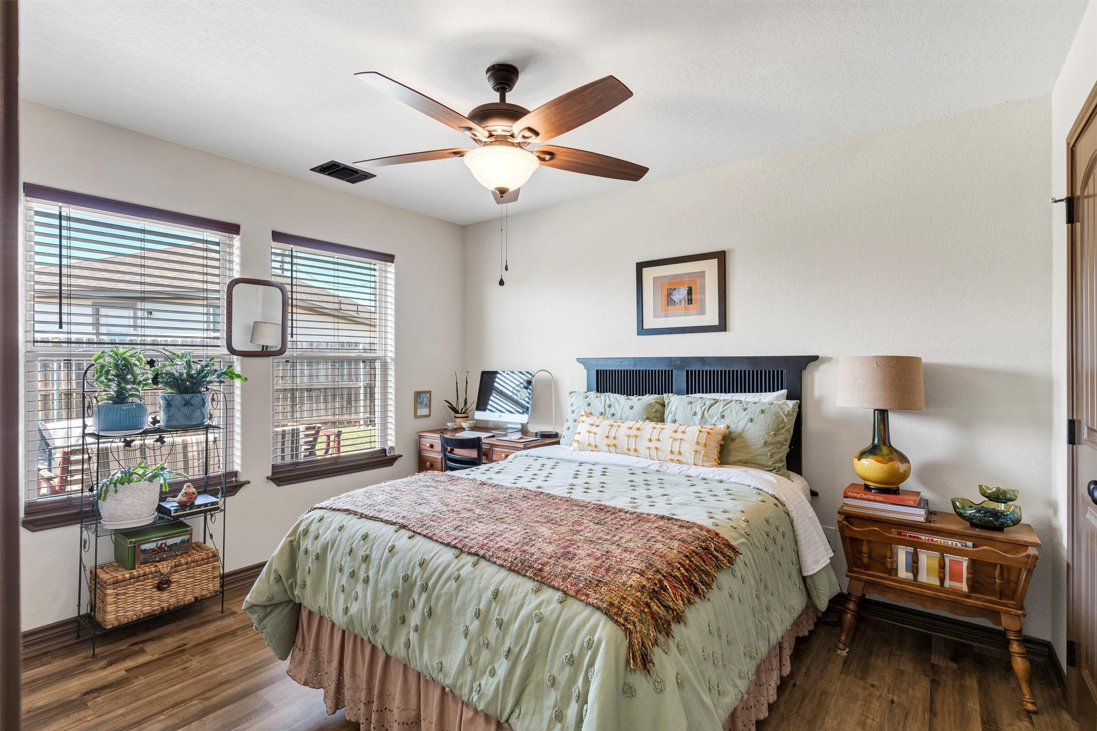 2228 Comet Trail