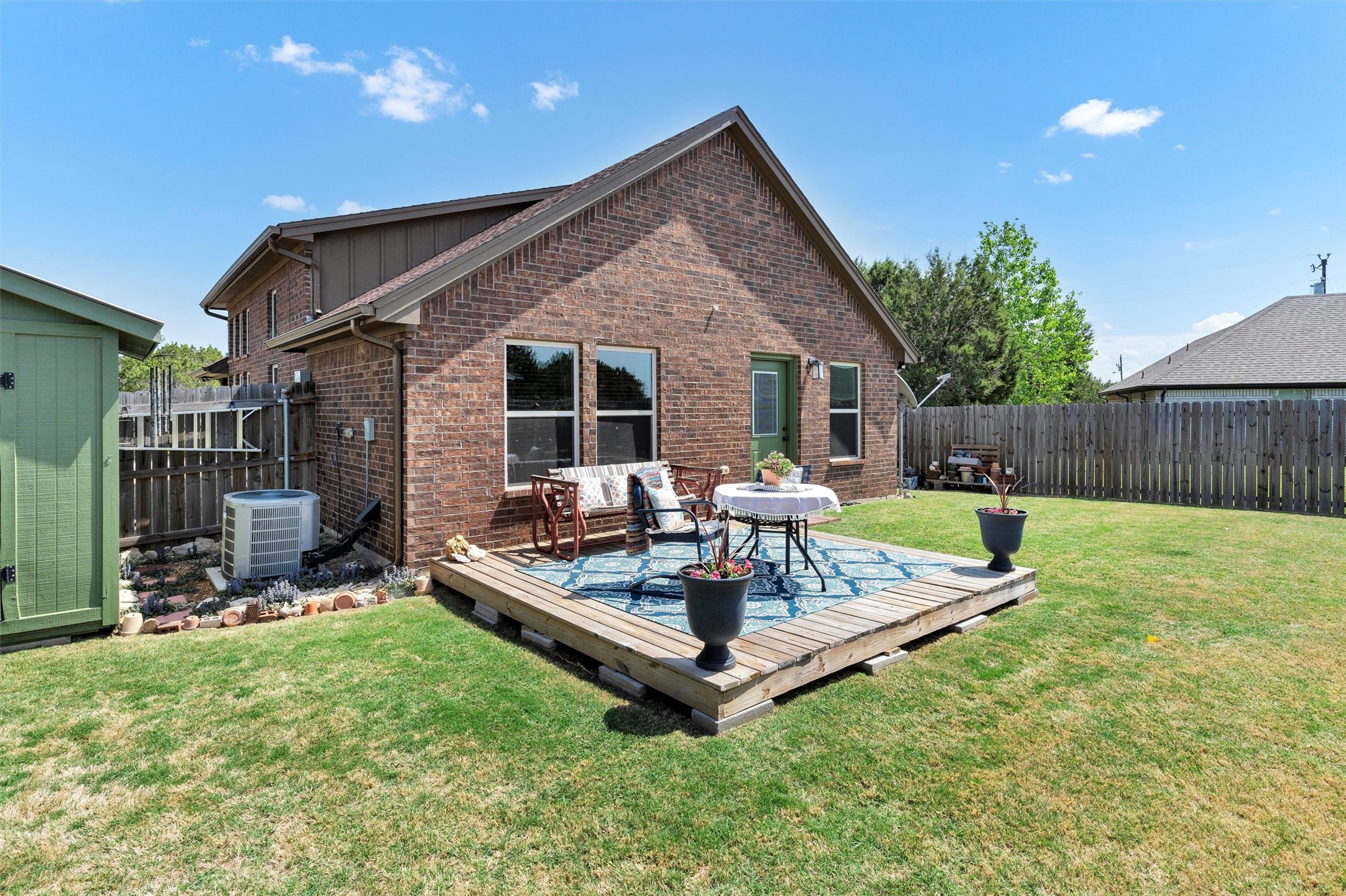 2228 Comet Trail