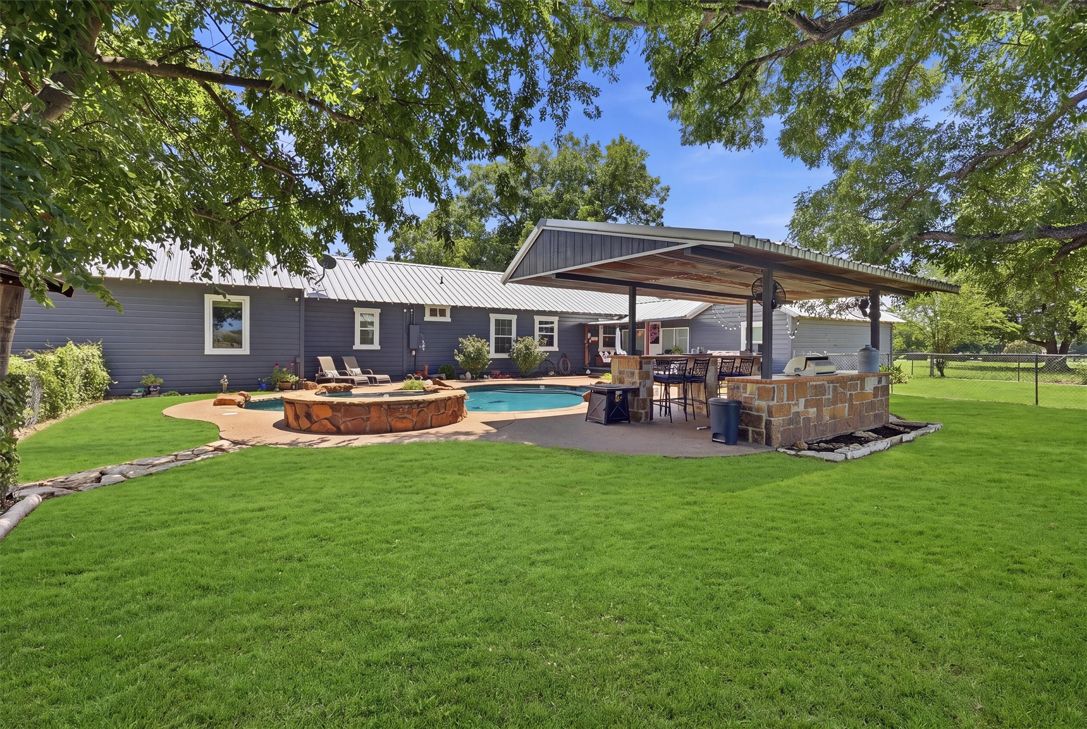 1313 Porter Court