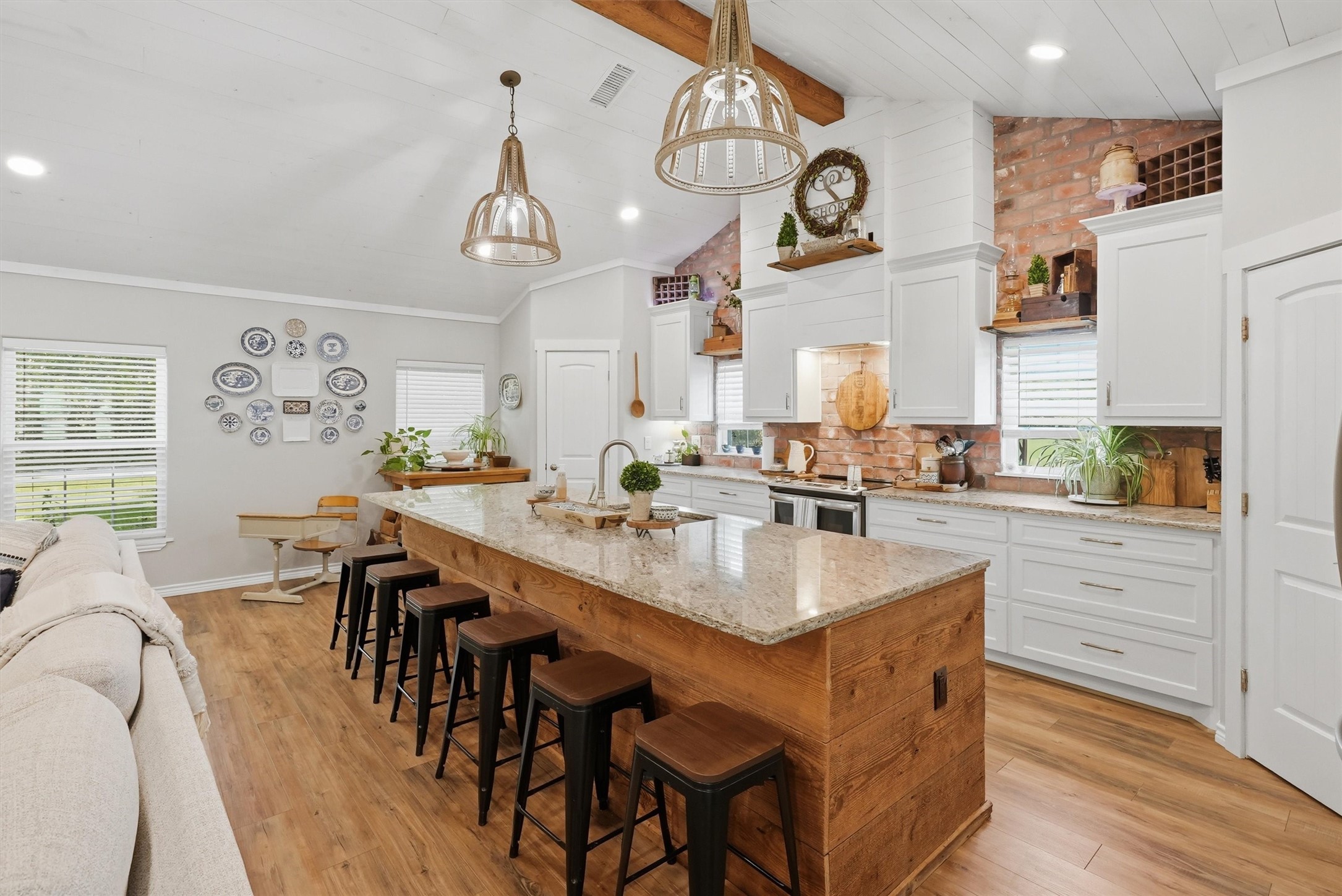 1313 Porter Court
