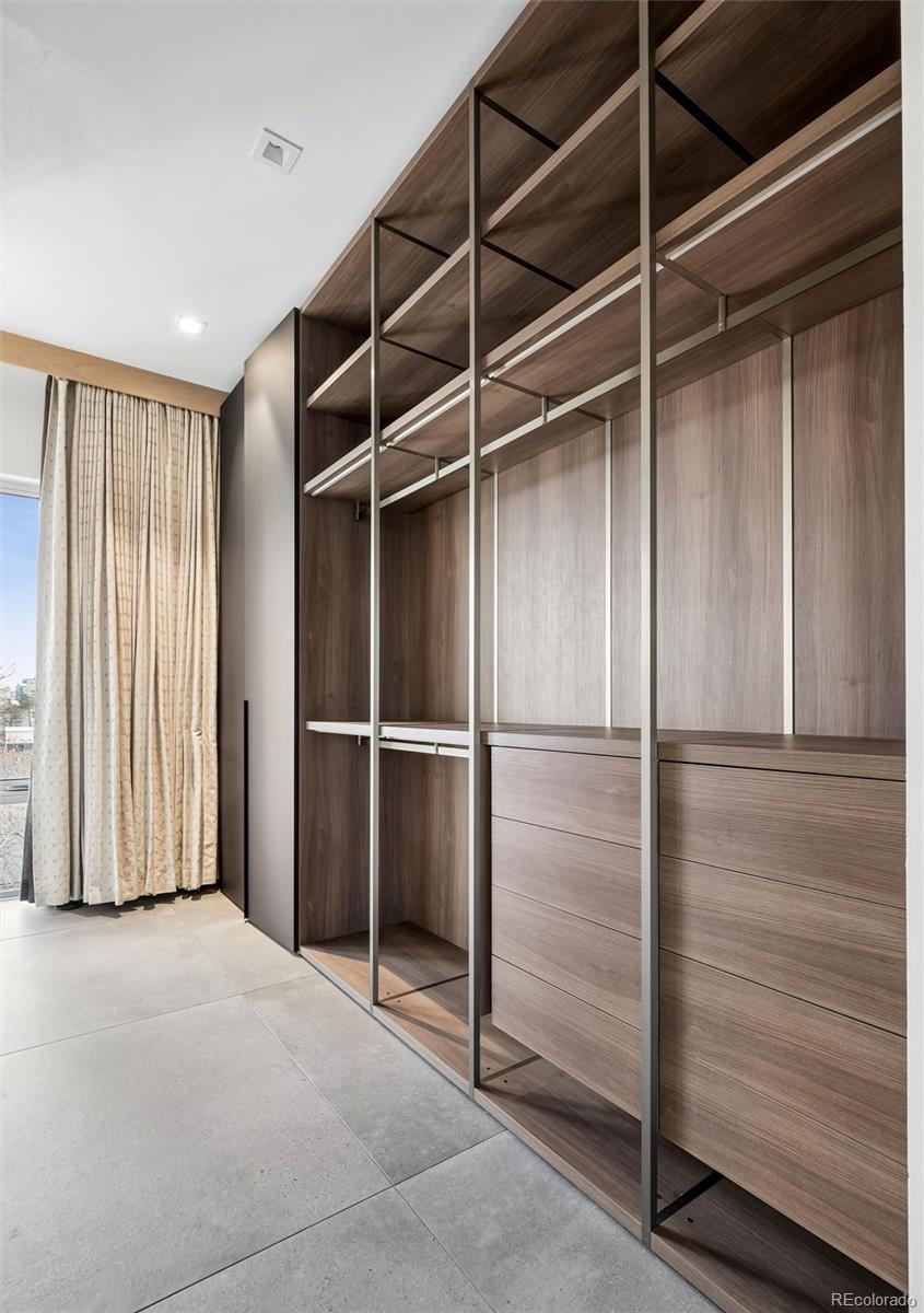 3701 Jason Street Unit: 4