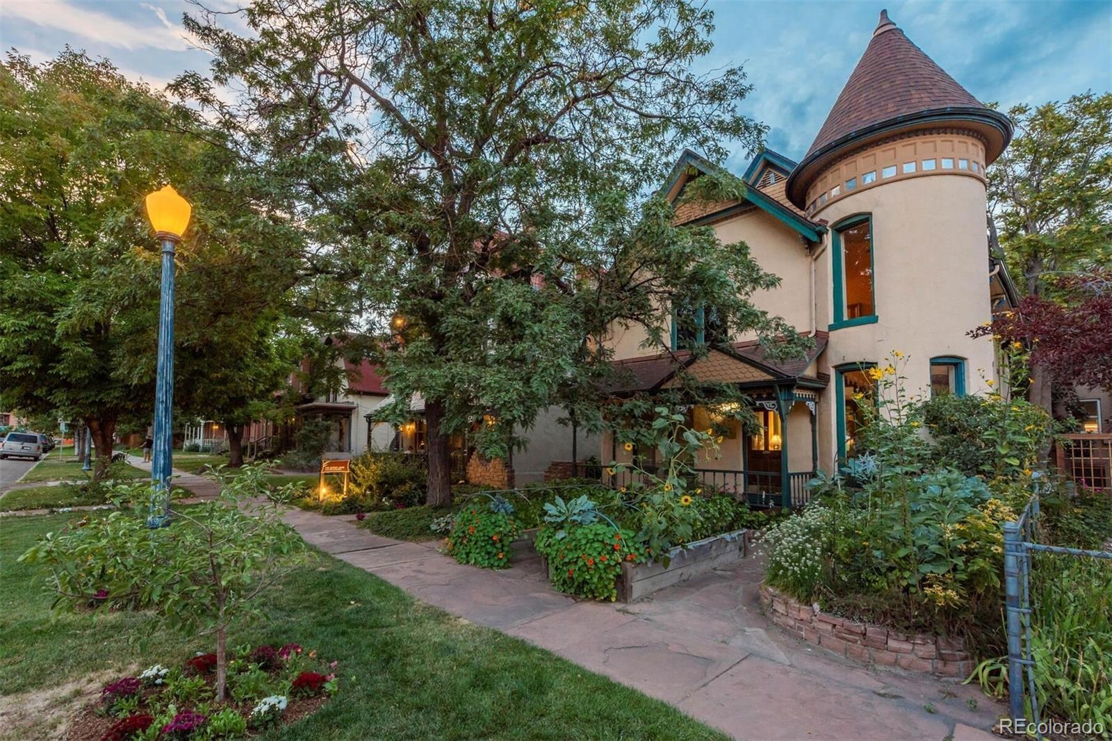 2147 Tremont Place