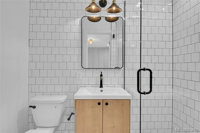 1217 S Quince Way