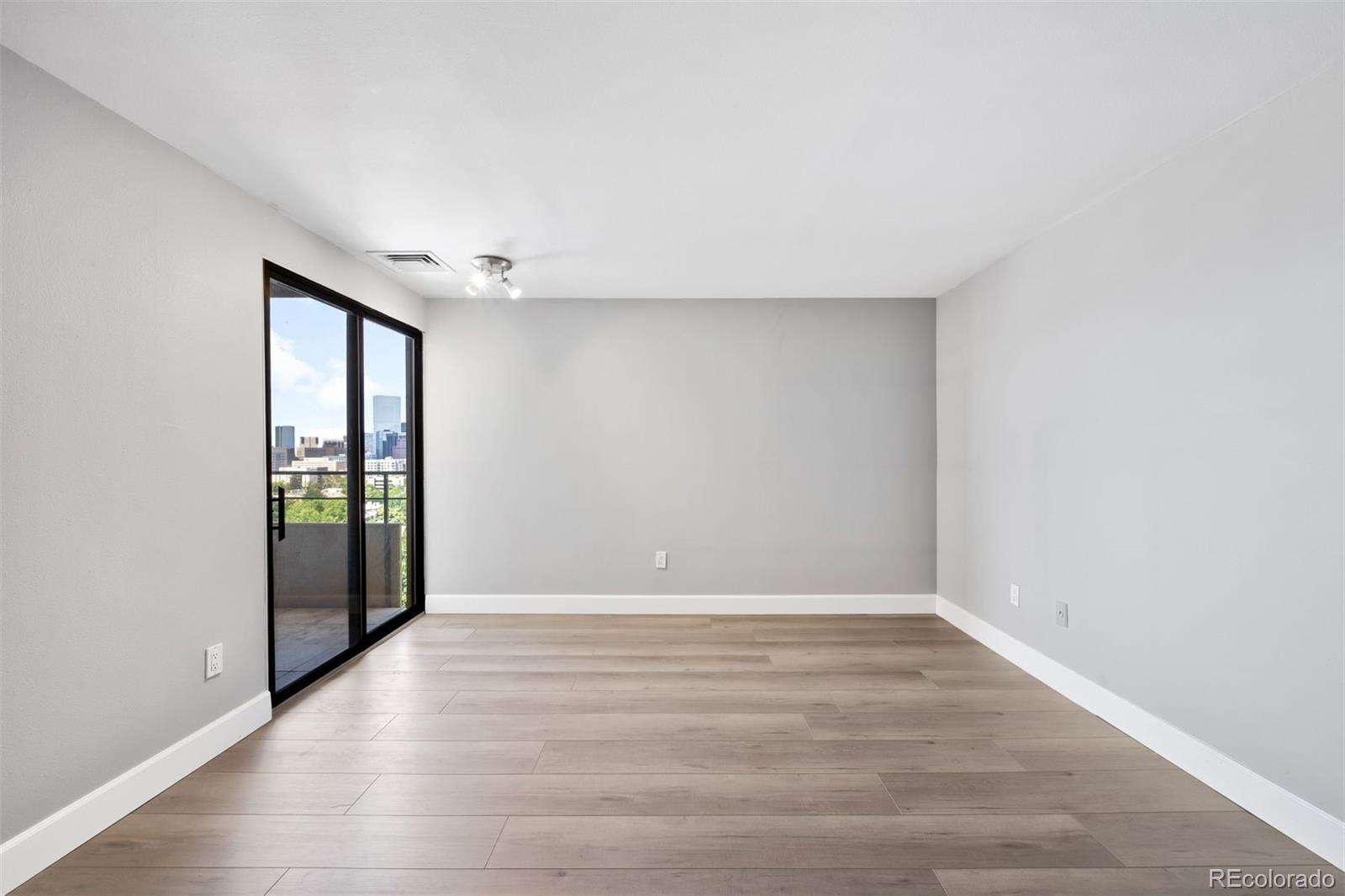 800 N Pearl Street Unit: 1211