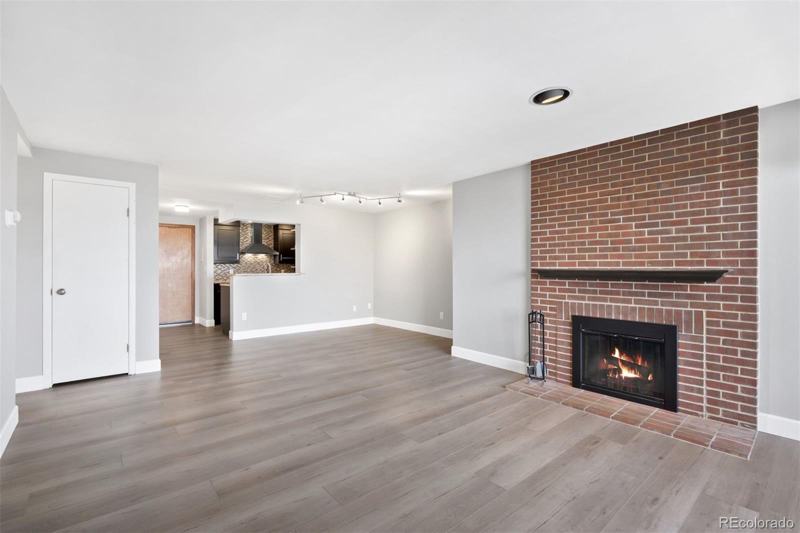 800 N Pearl Street Unit: 1211