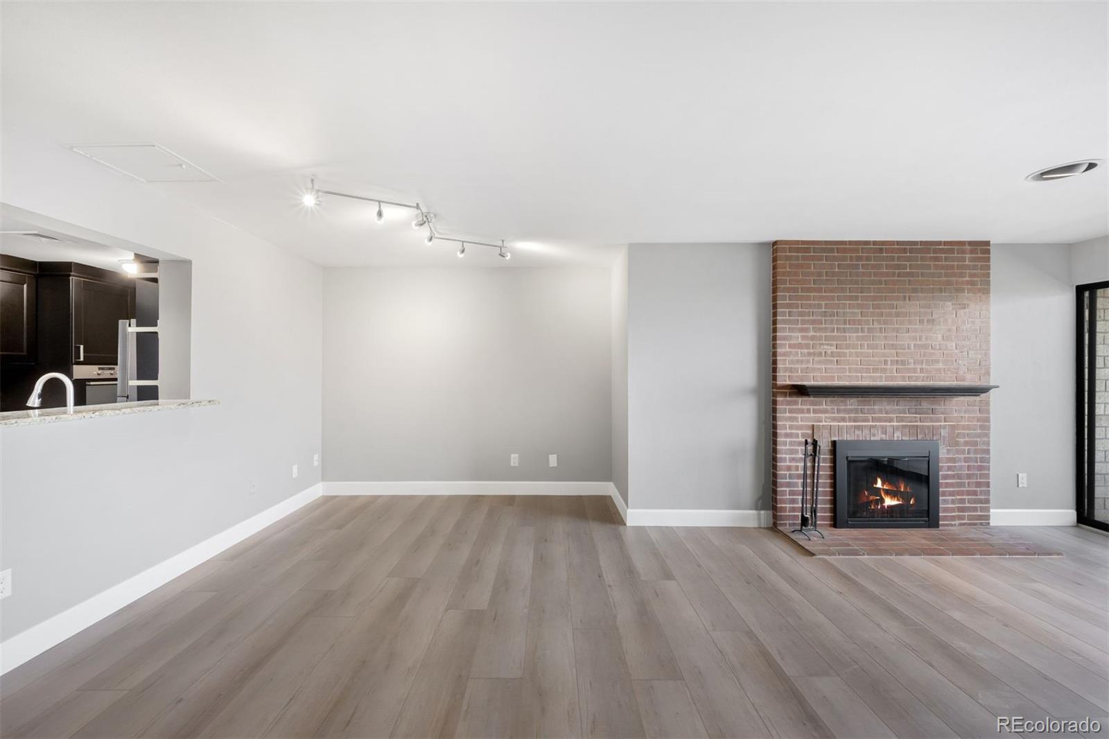 800 N Pearl Street Unit: 1211