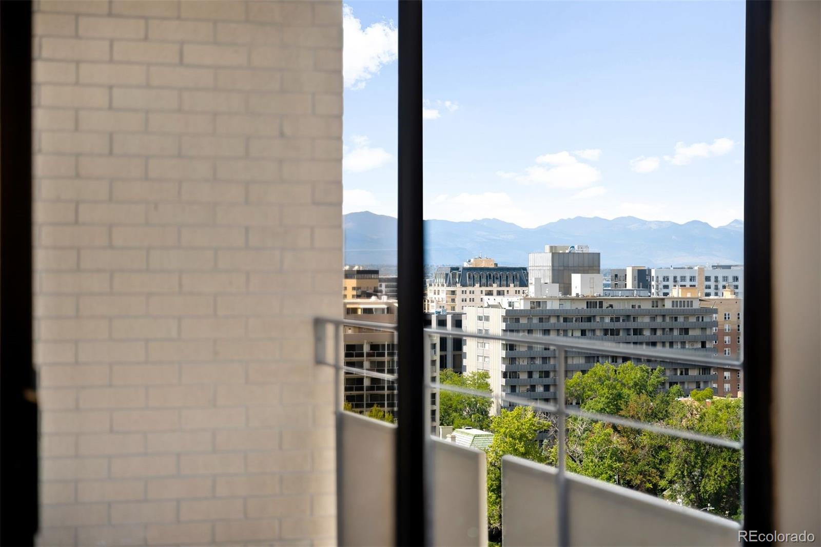 800 N Pearl Street Unit: 1211