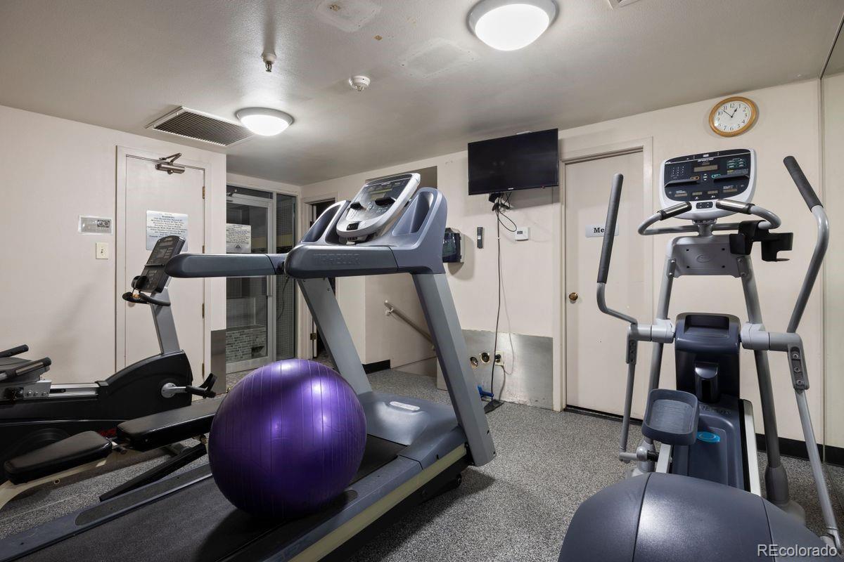 800 N Pearl Street Unit: 1211