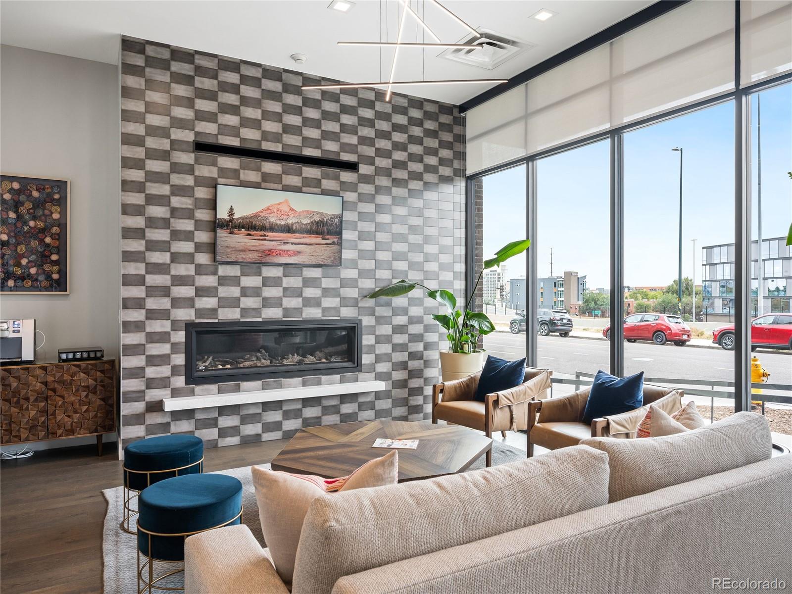 1735 Central Street Unit: 312