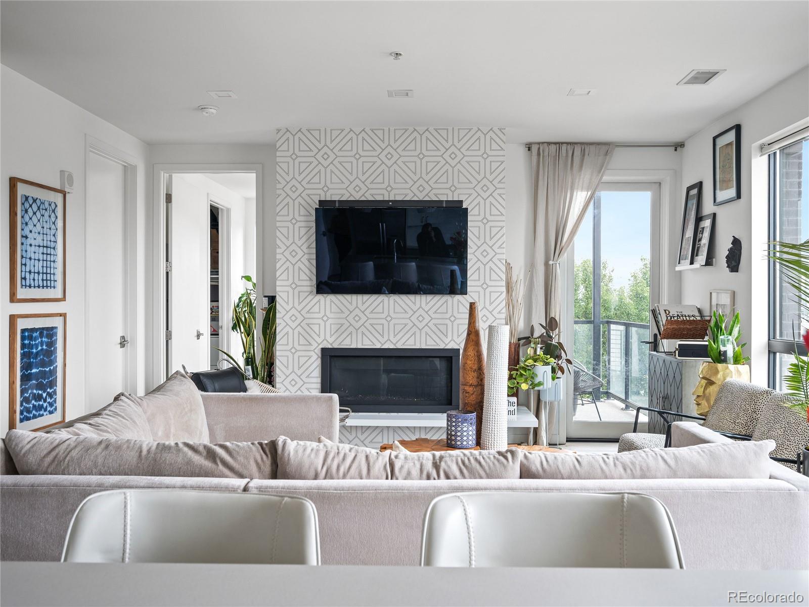 1735 Central Street Unit: 312