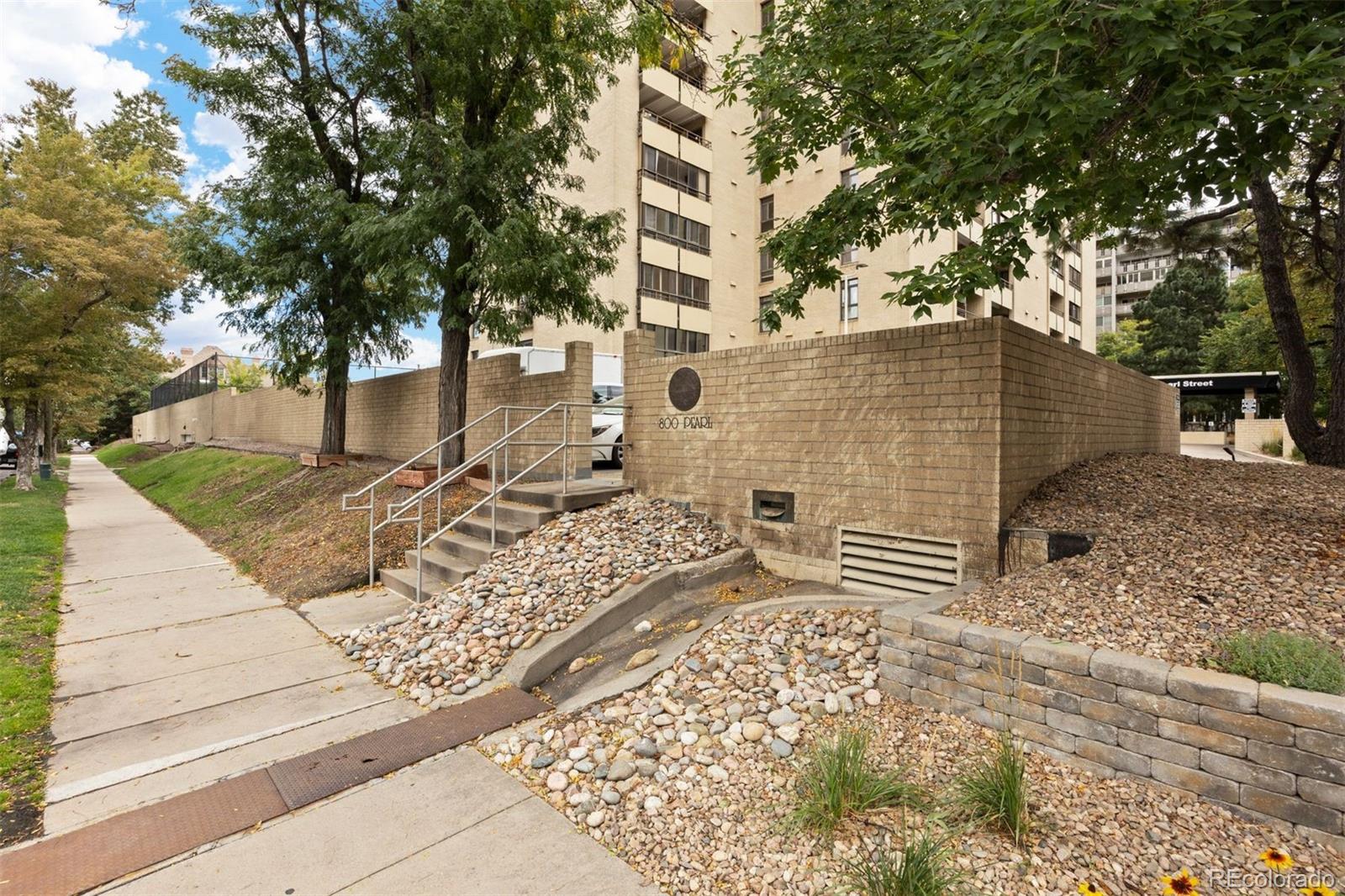 800 N Pearl Street Unit: 206