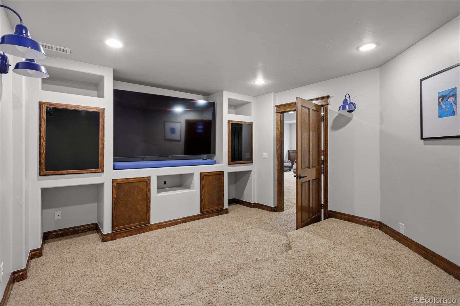 6708 Tremolite Court