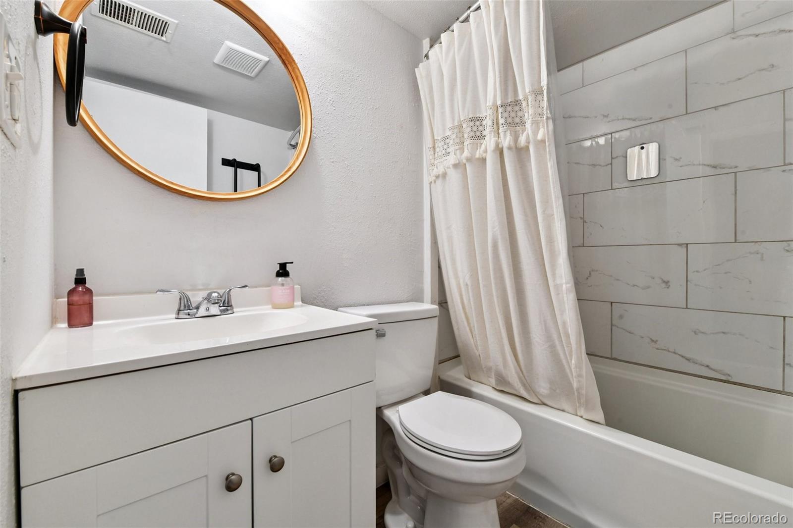 9430 E Girard Avenue Unit: 3