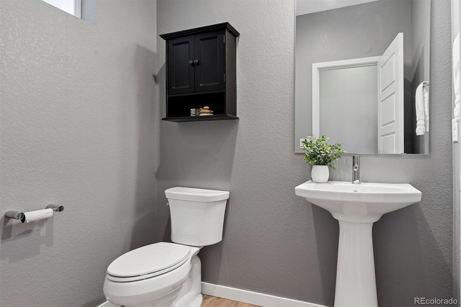 8872 Southurst Street