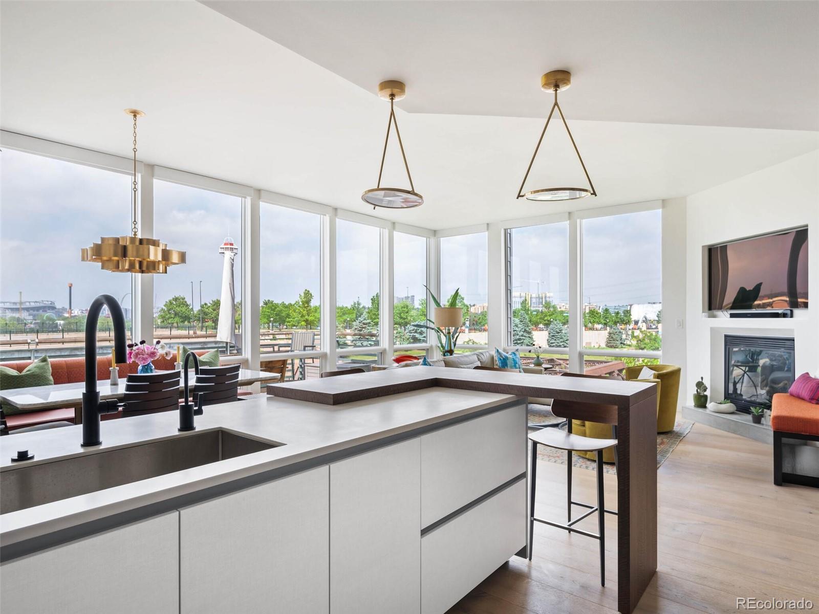 1401 Delgany Street Unit: 404