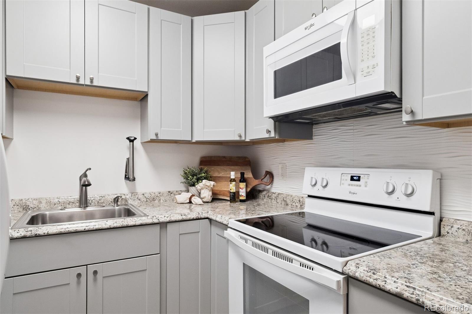 860 W Moorhead Circle Unit: 2H