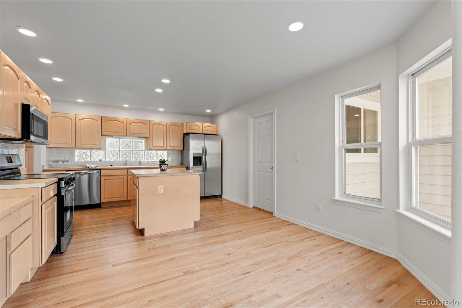 1011 S Valentia Street Unit: 97