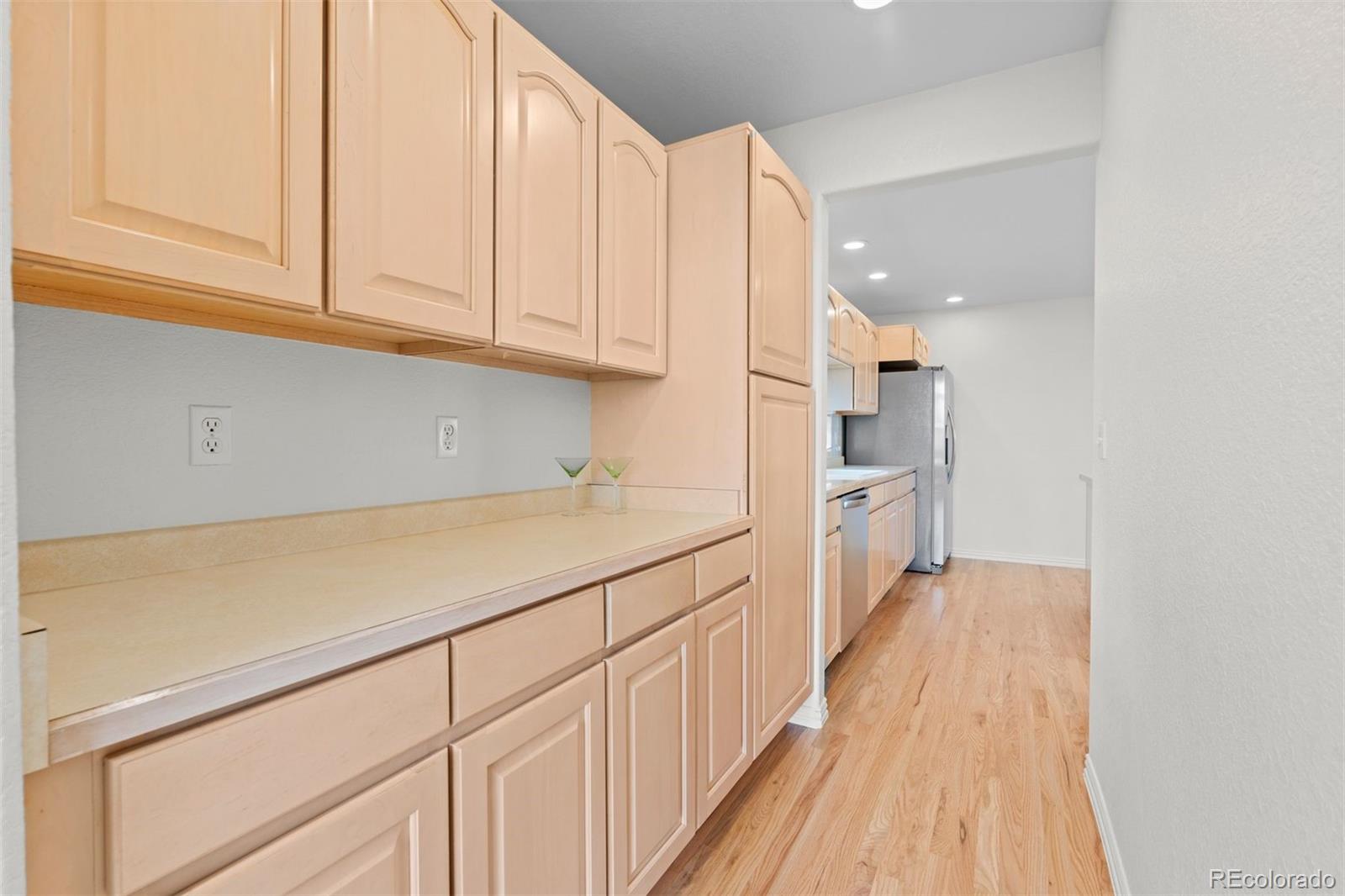 1011 S Valentia Street Unit: 97