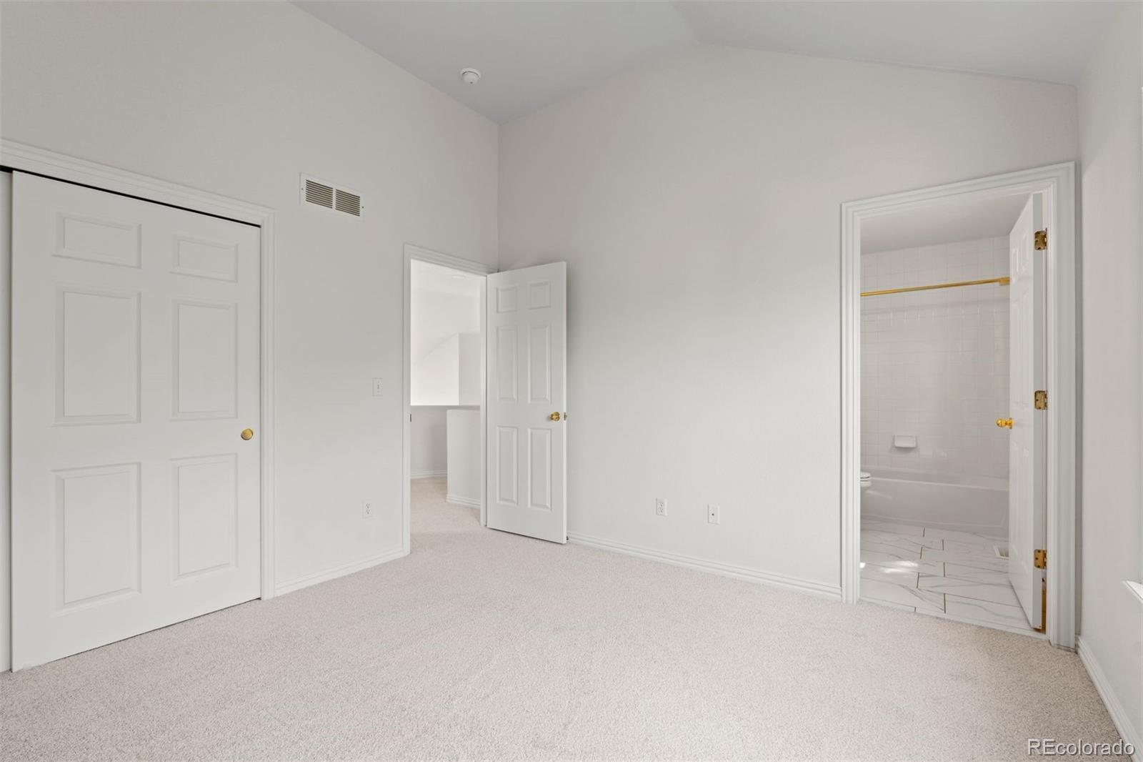 1011 S Valentia Street Unit: 97