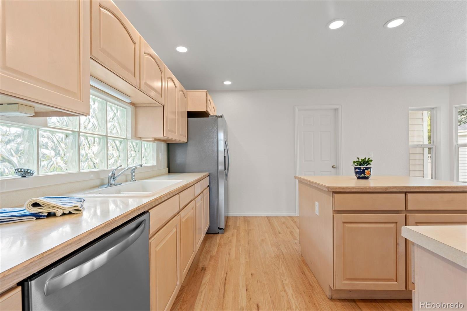1011 S Valentia Street Unit: 97