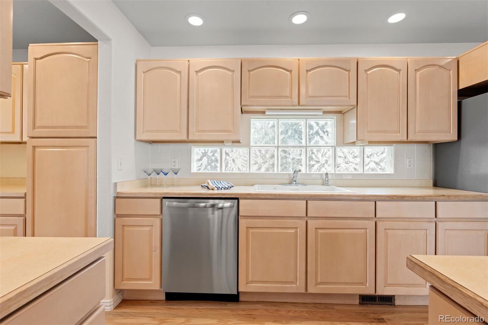 1011 S Valentia Street Unit: 97