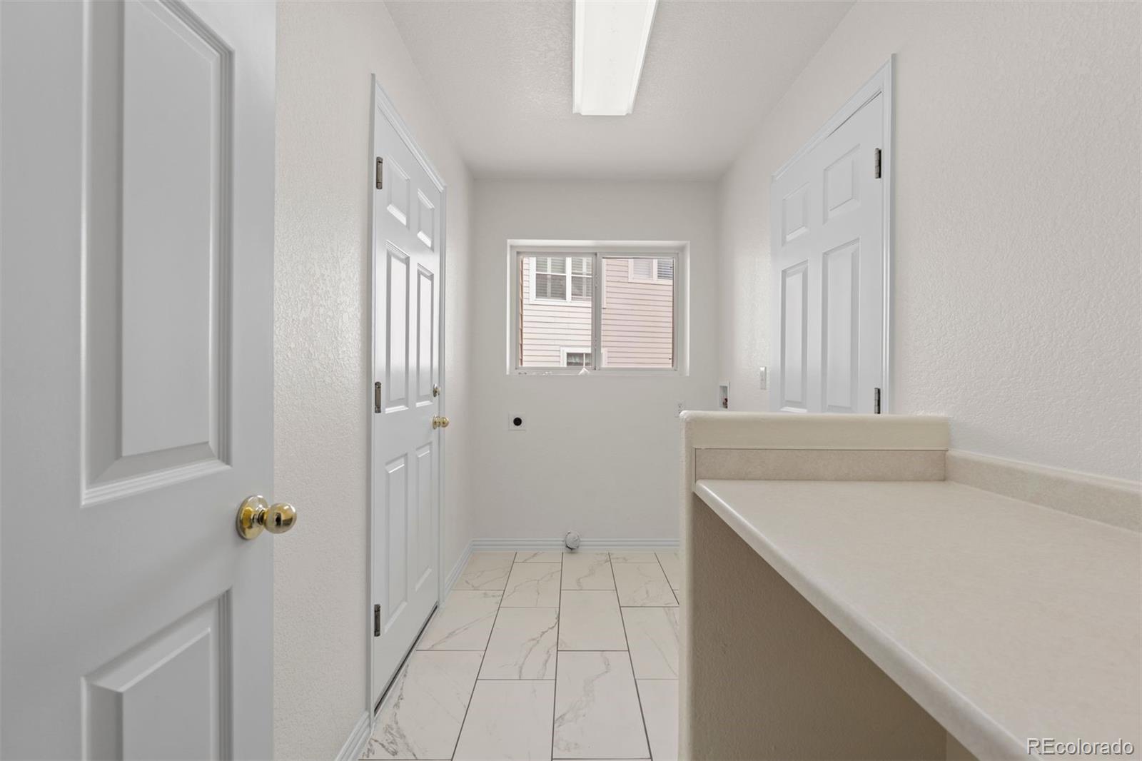 1011 S Valentia Street Unit: 97