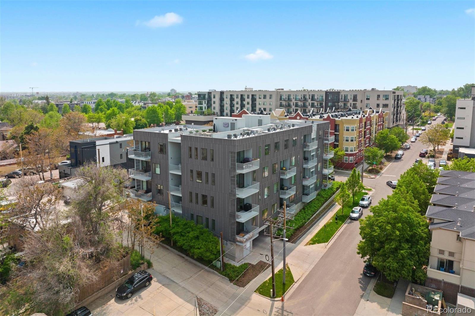2752 Clay Street Unit: 404